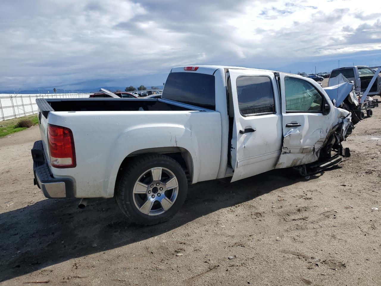 Photo 2 VIN: 2GTEC13J971518064 - GMC SIERRA 