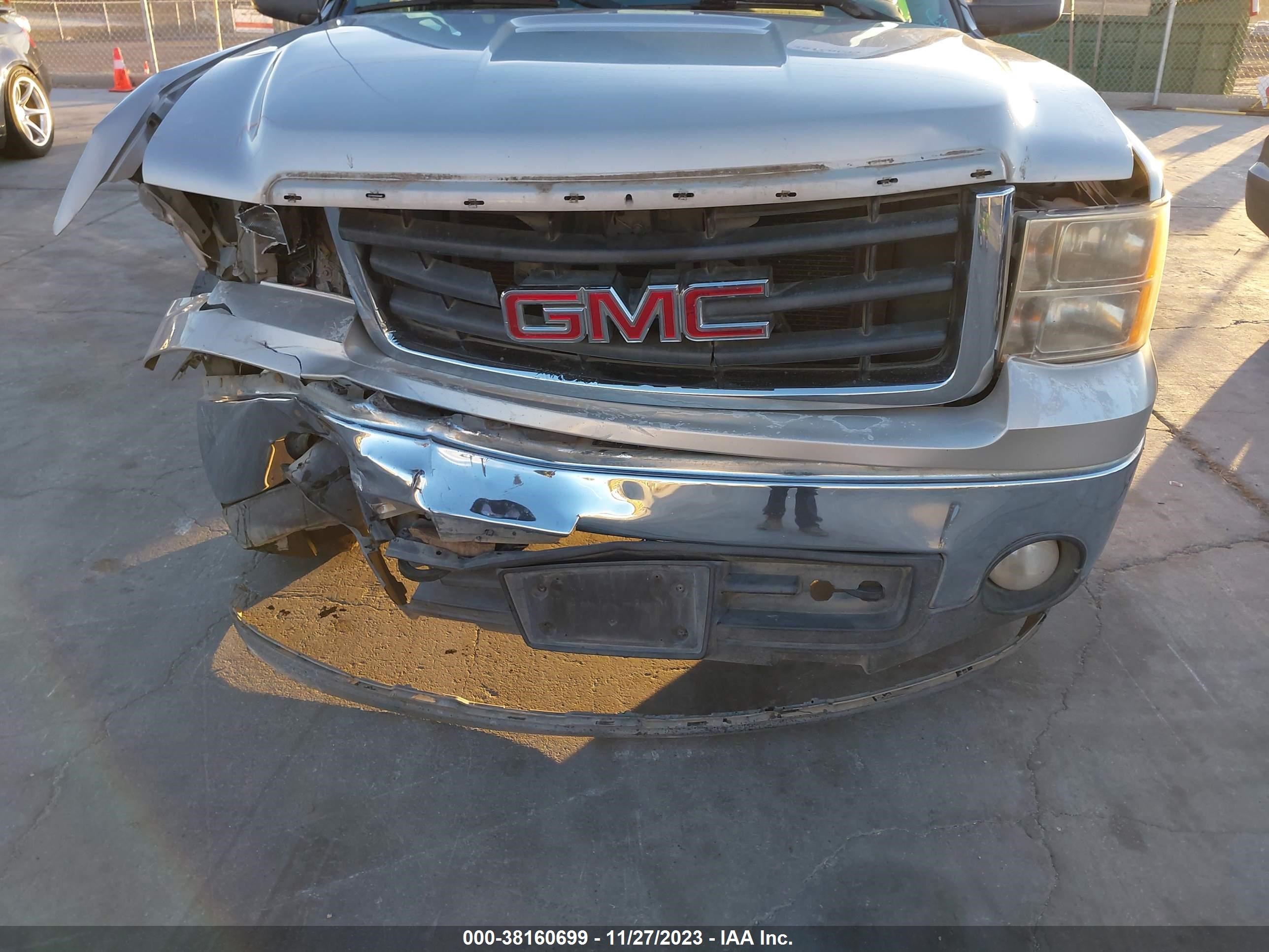 Photo 5 VIN: 2GTEC13J971535785 - GMC SIERRA 