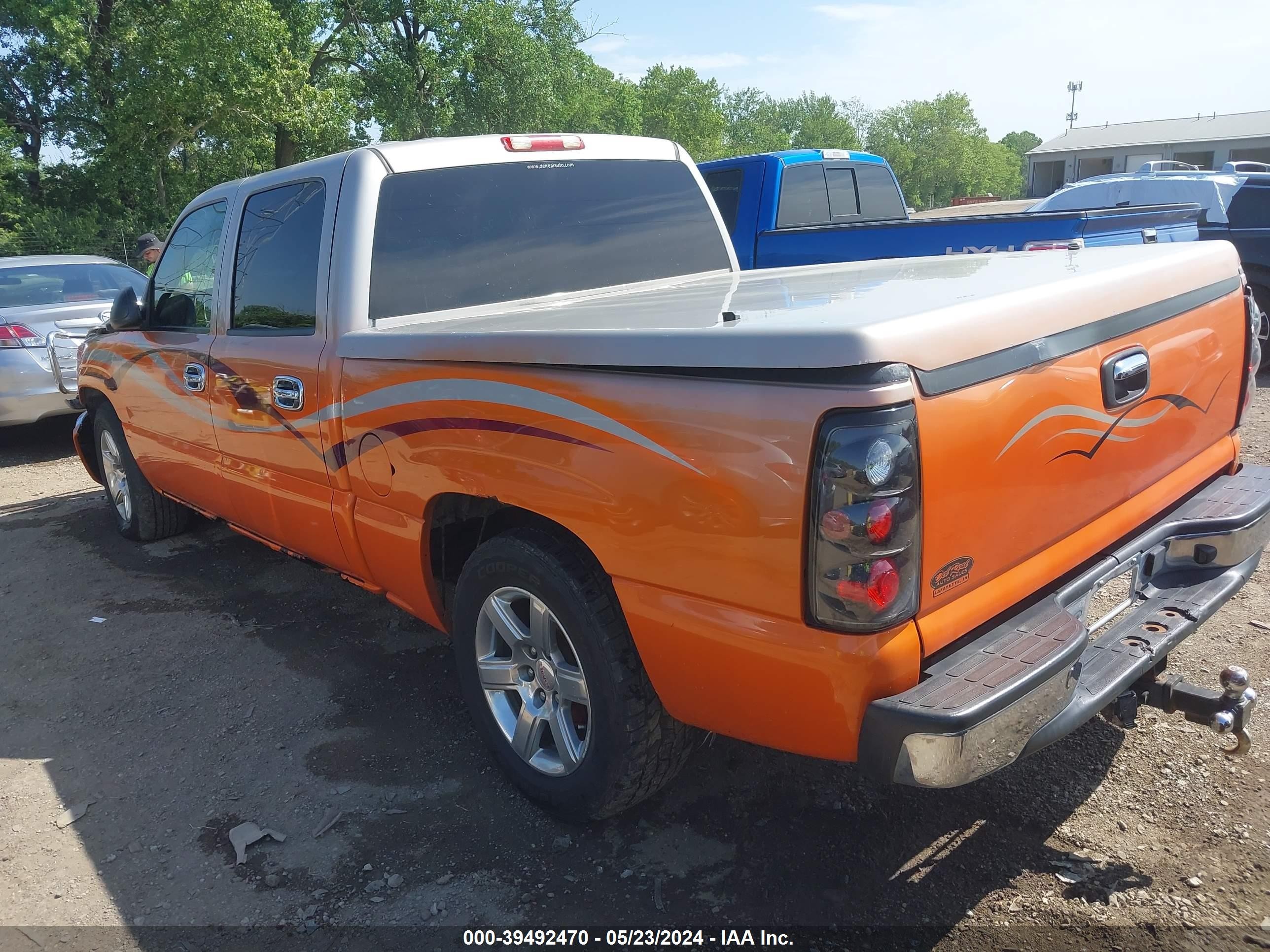 Photo 2 VIN: 2GTEC13T251162832 - GMC NULL 