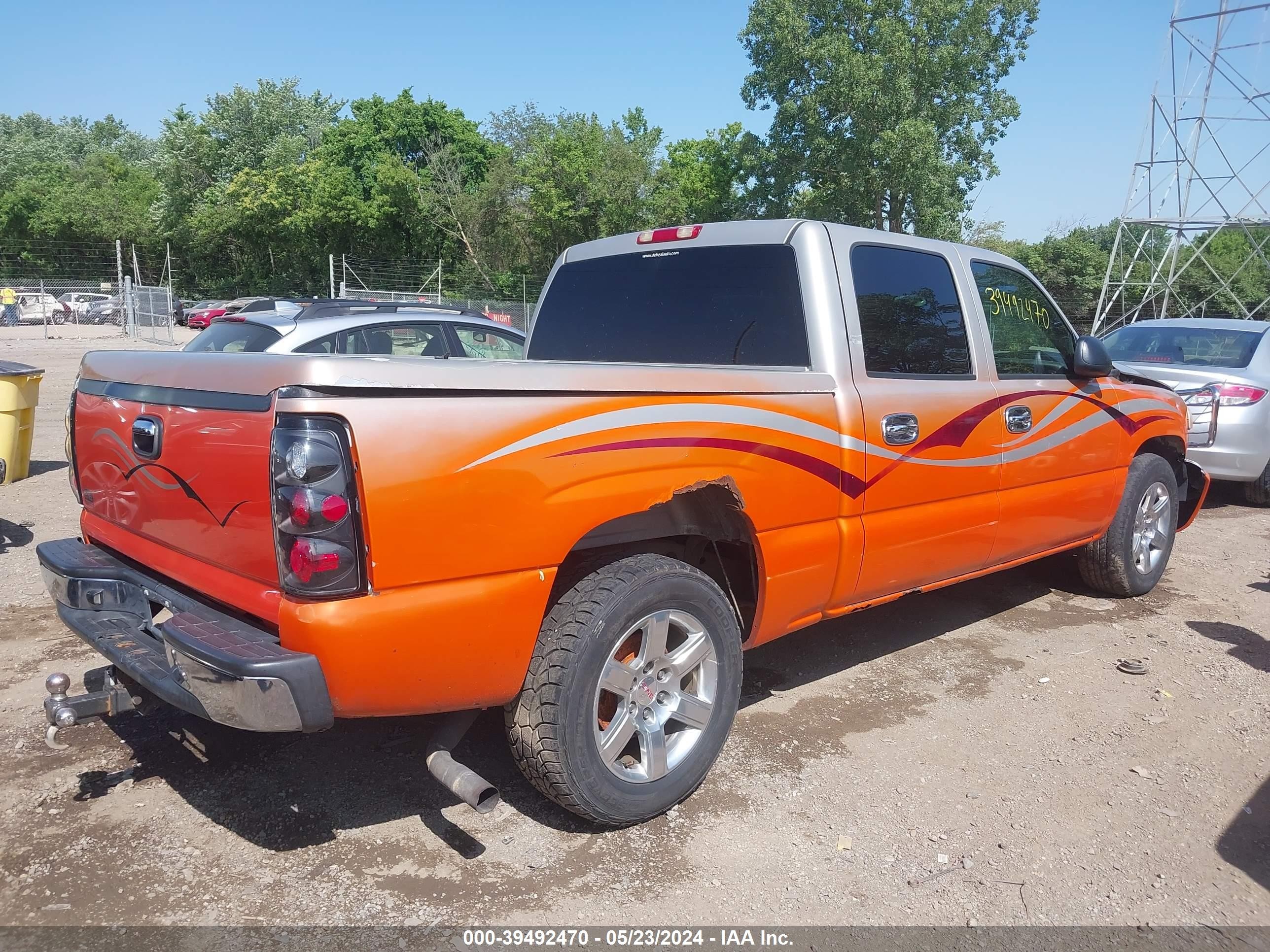 Photo 3 VIN: 2GTEC13T251162832 - GMC NULL 