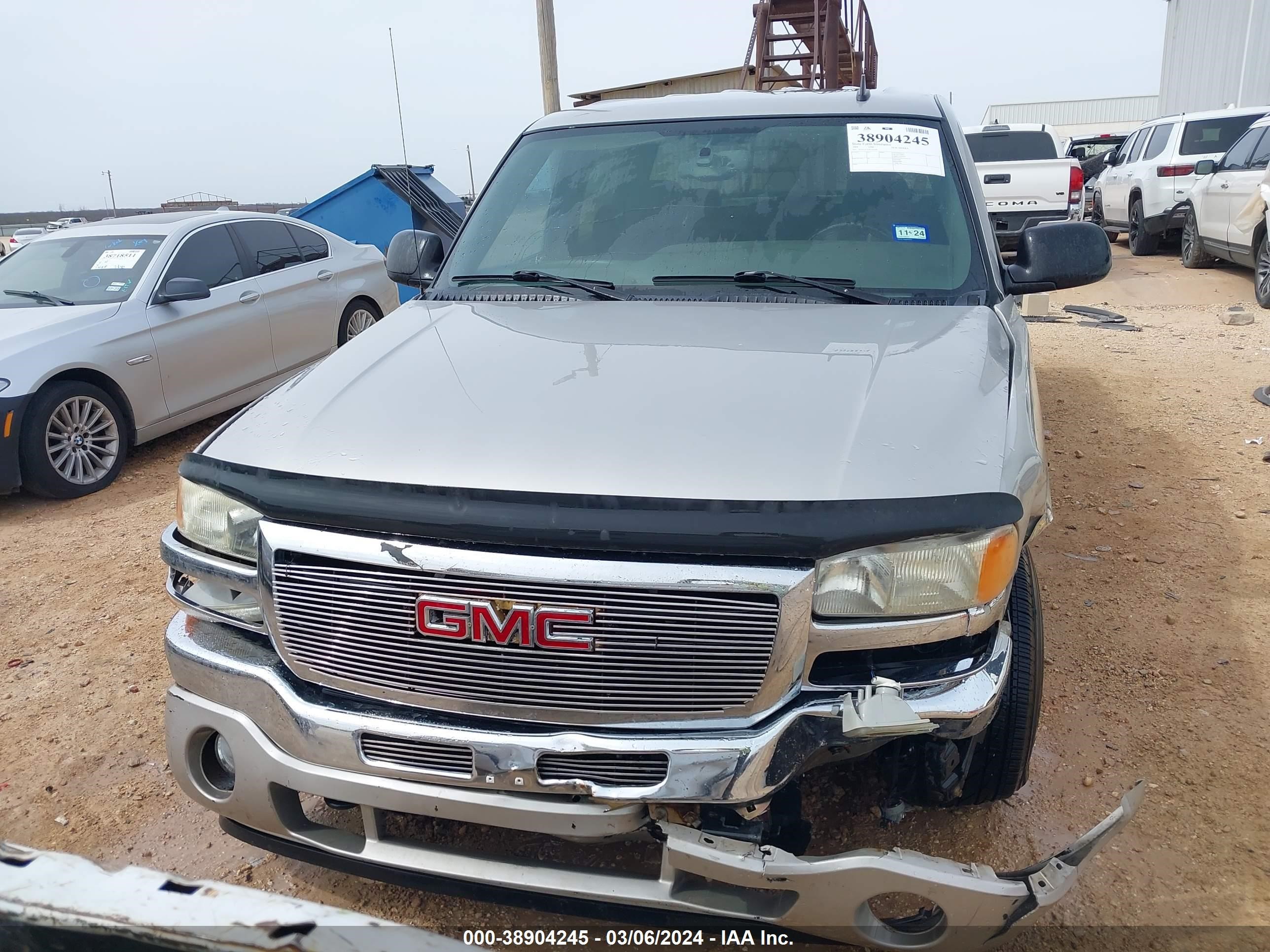 Photo 12 VIN: 2GTEC13T261165604 - GMC SIERRA 