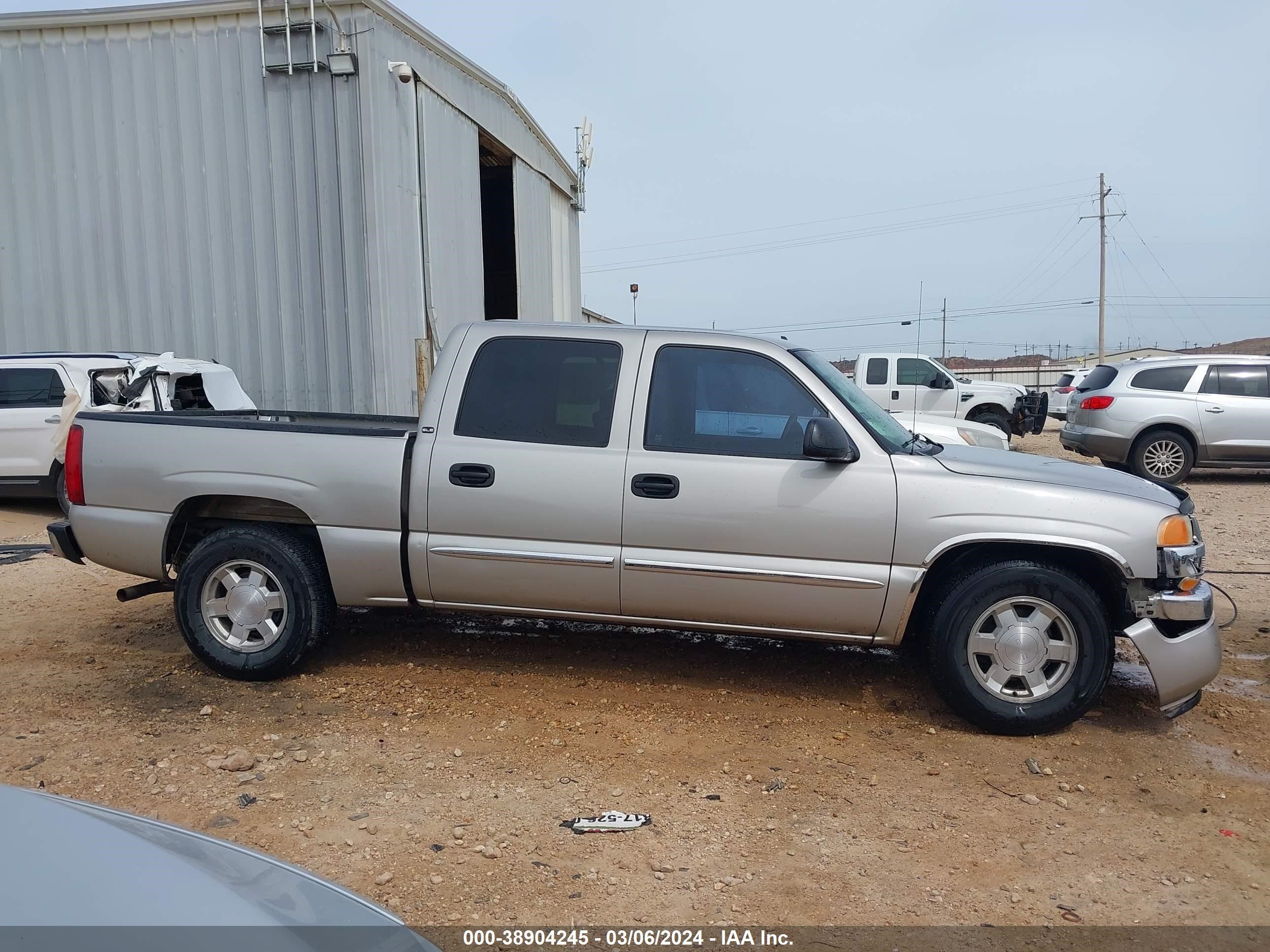 Photo 13 VIN: 2GTEC13T261165604 - GMC SIERRA 