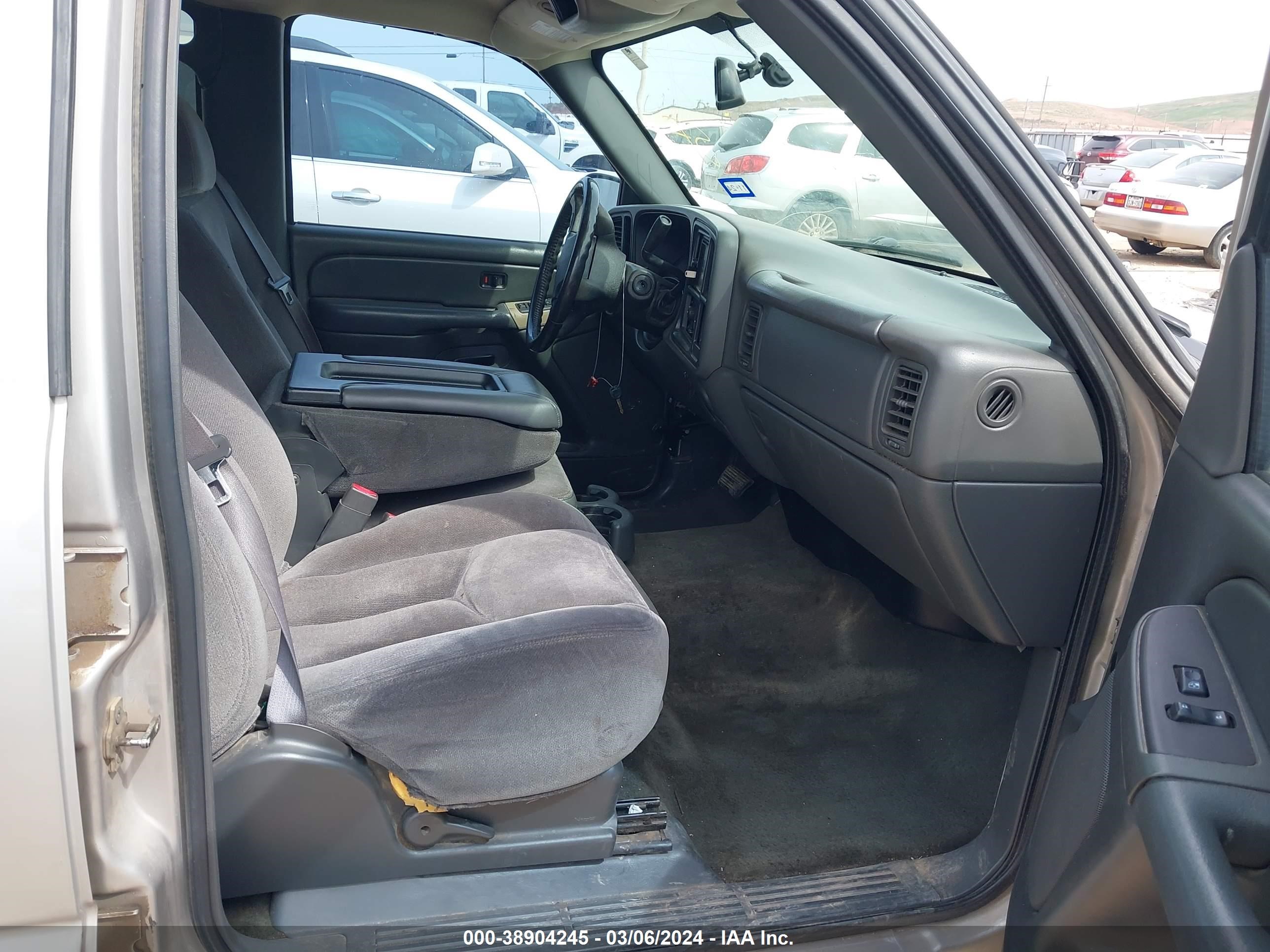 Photo 4 VIN: 2GTEC13T261165604 - GMC SIERRA 