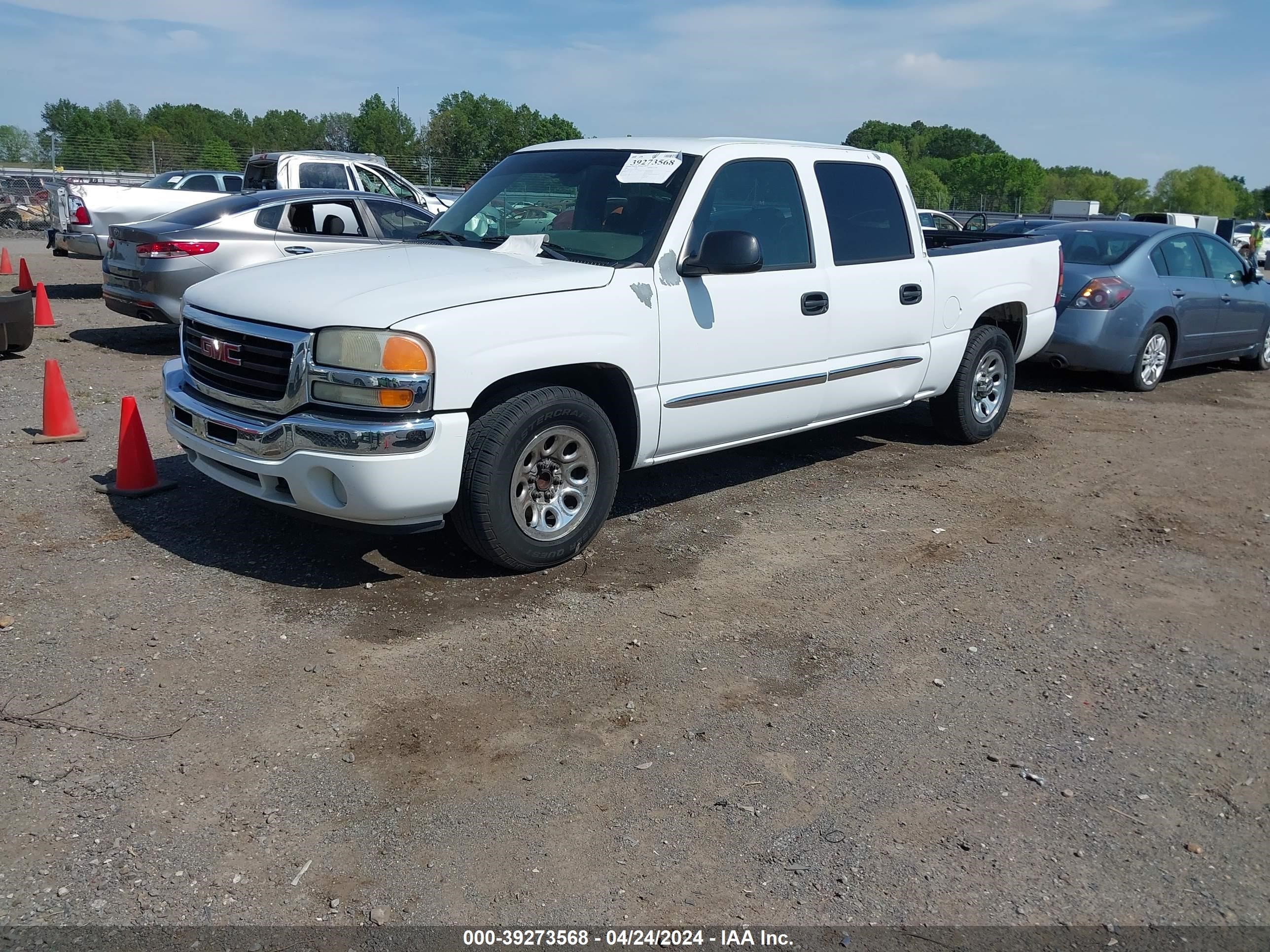 Photo 1 VIN: 2GTEC13T451391934 - GMC SIERRA 