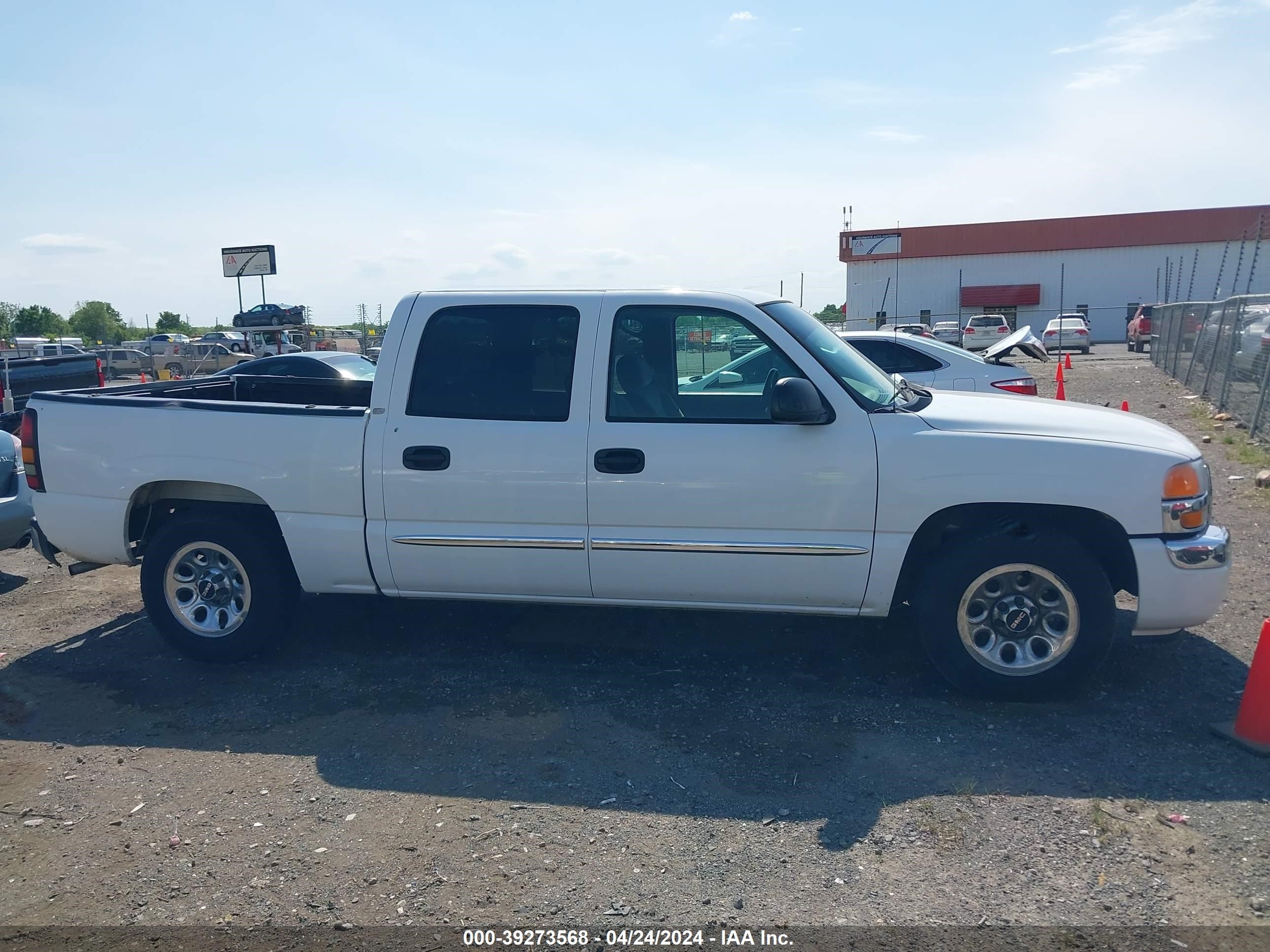 Photo 12 VIN: 2GTEC13T451391934 - GMC SIERRA 