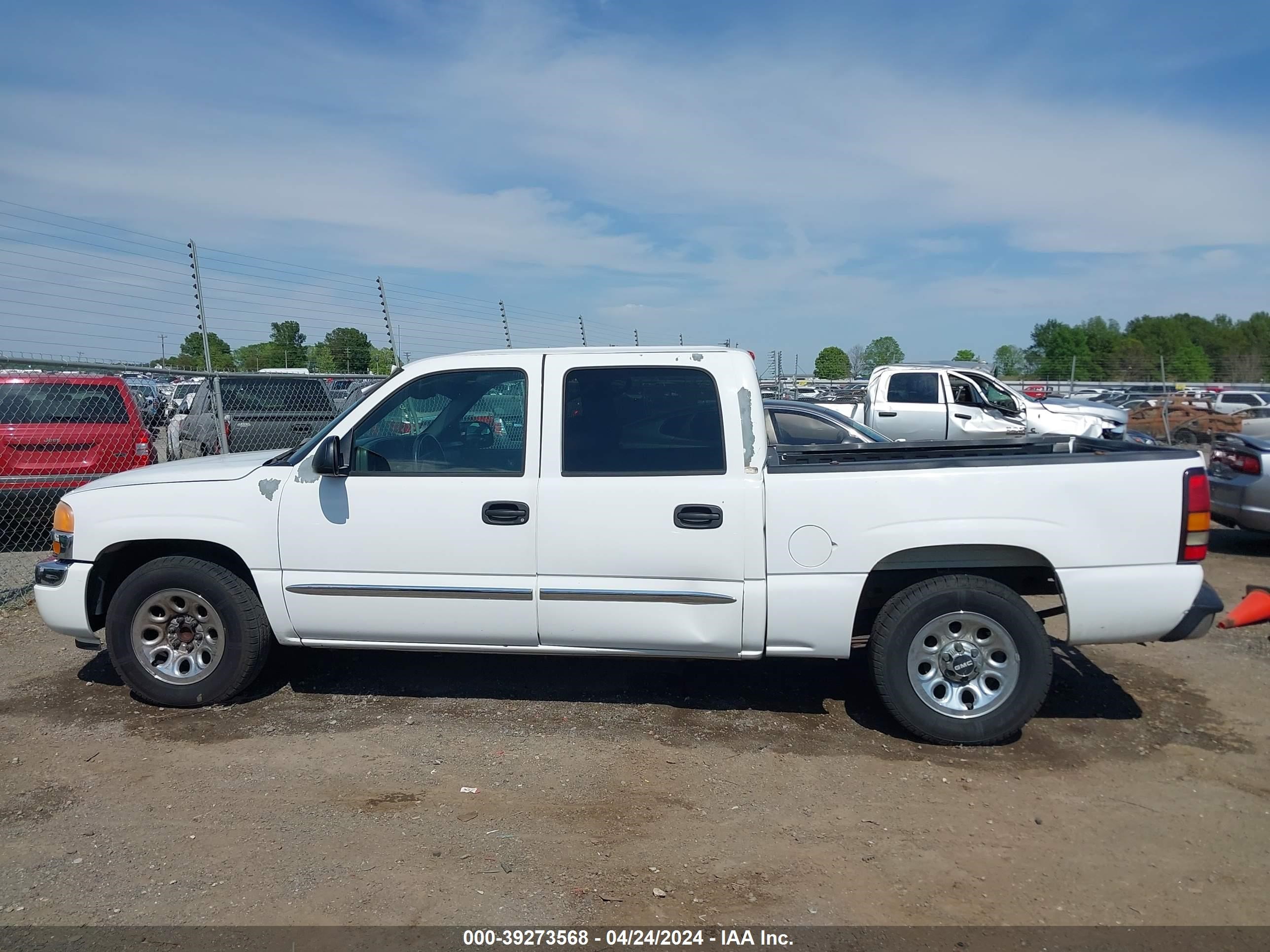 Photo 13 VIN: 2GTEC13T451391934 - GMC SIERRA 