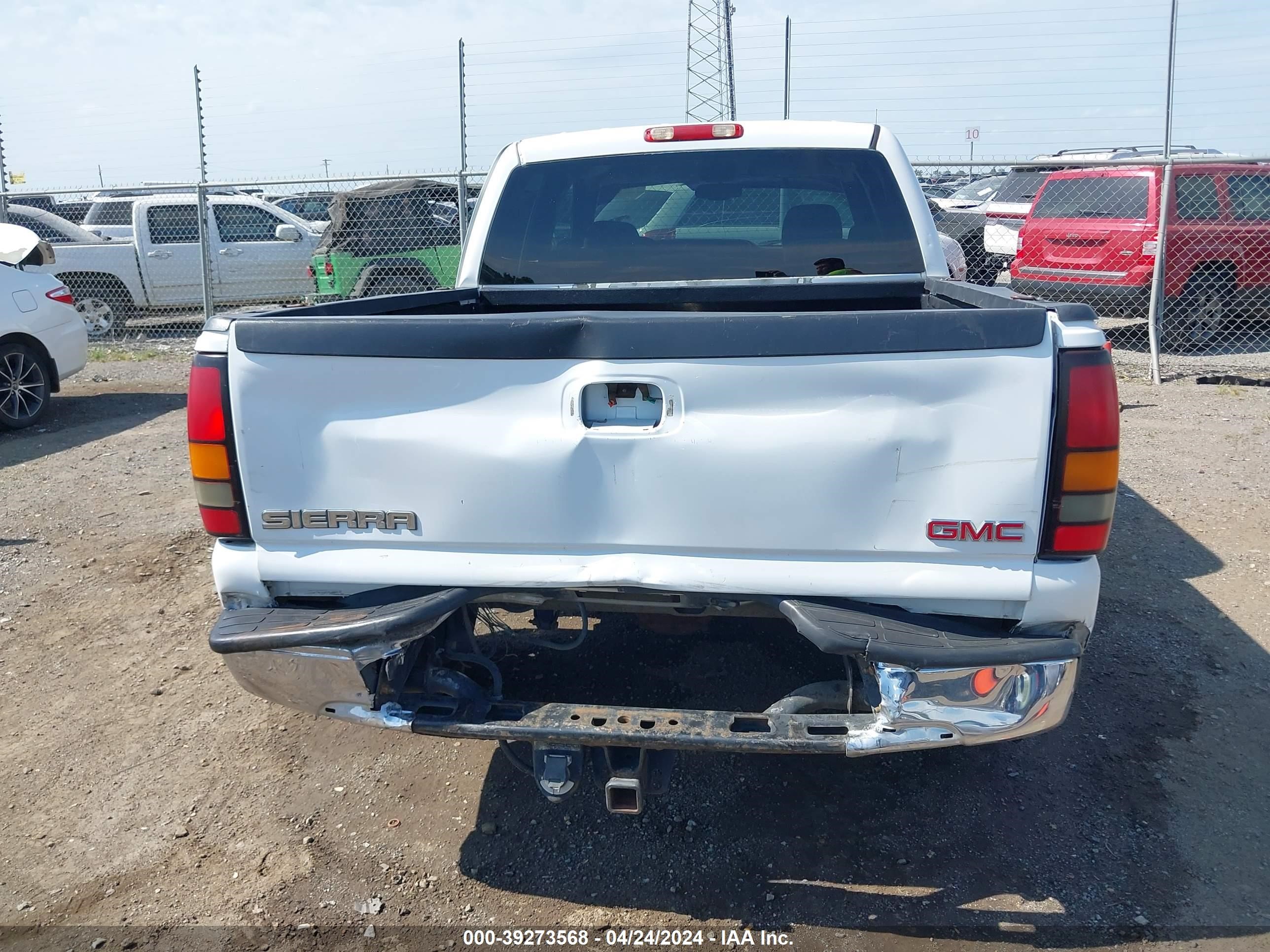 Photo 15 VIN: 2GTEC13T451391934 - GMC SIERRA 