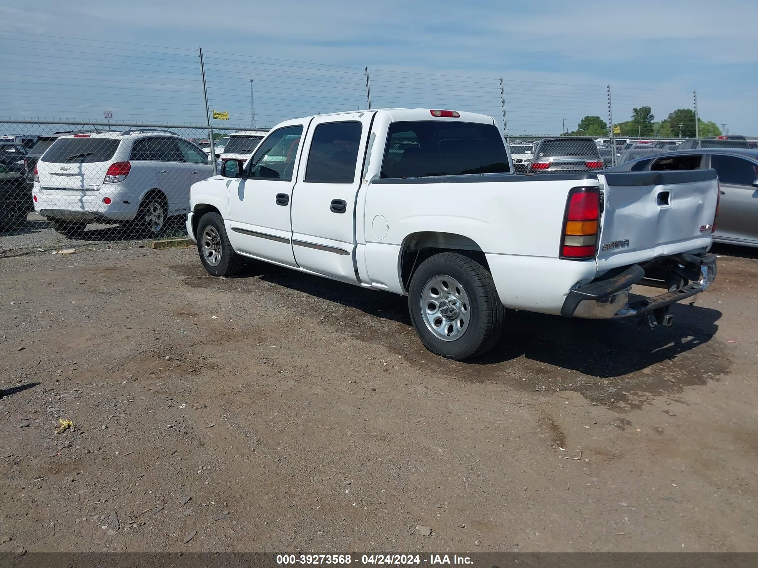 Photo 2 VIN: 2GTEC13T451391934 - GMC SIERRA 