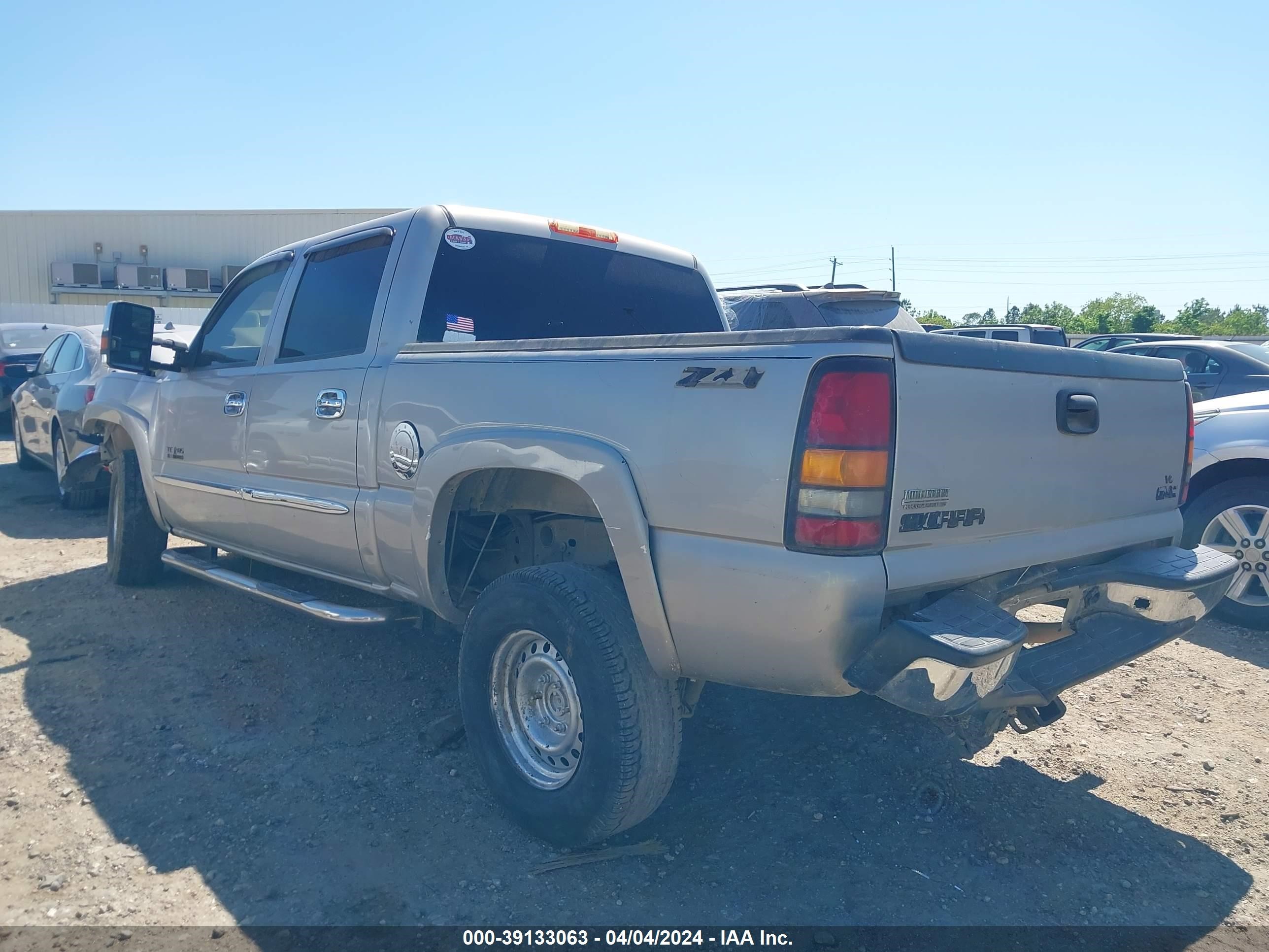 Photo 2 VIN: 2GTEC13T641376981 - GMC SIERRA 