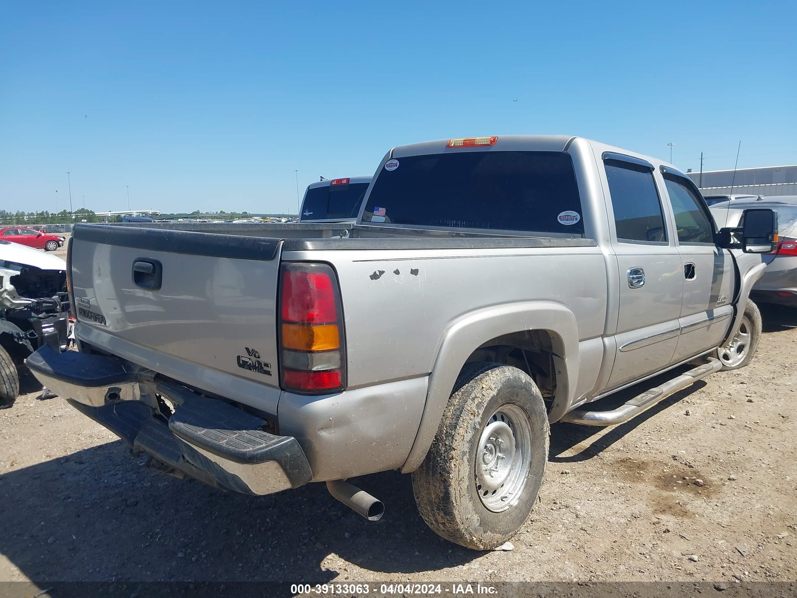 Photo 3 VIN: 2GTEC13T641376981 - GMC SIERRA 