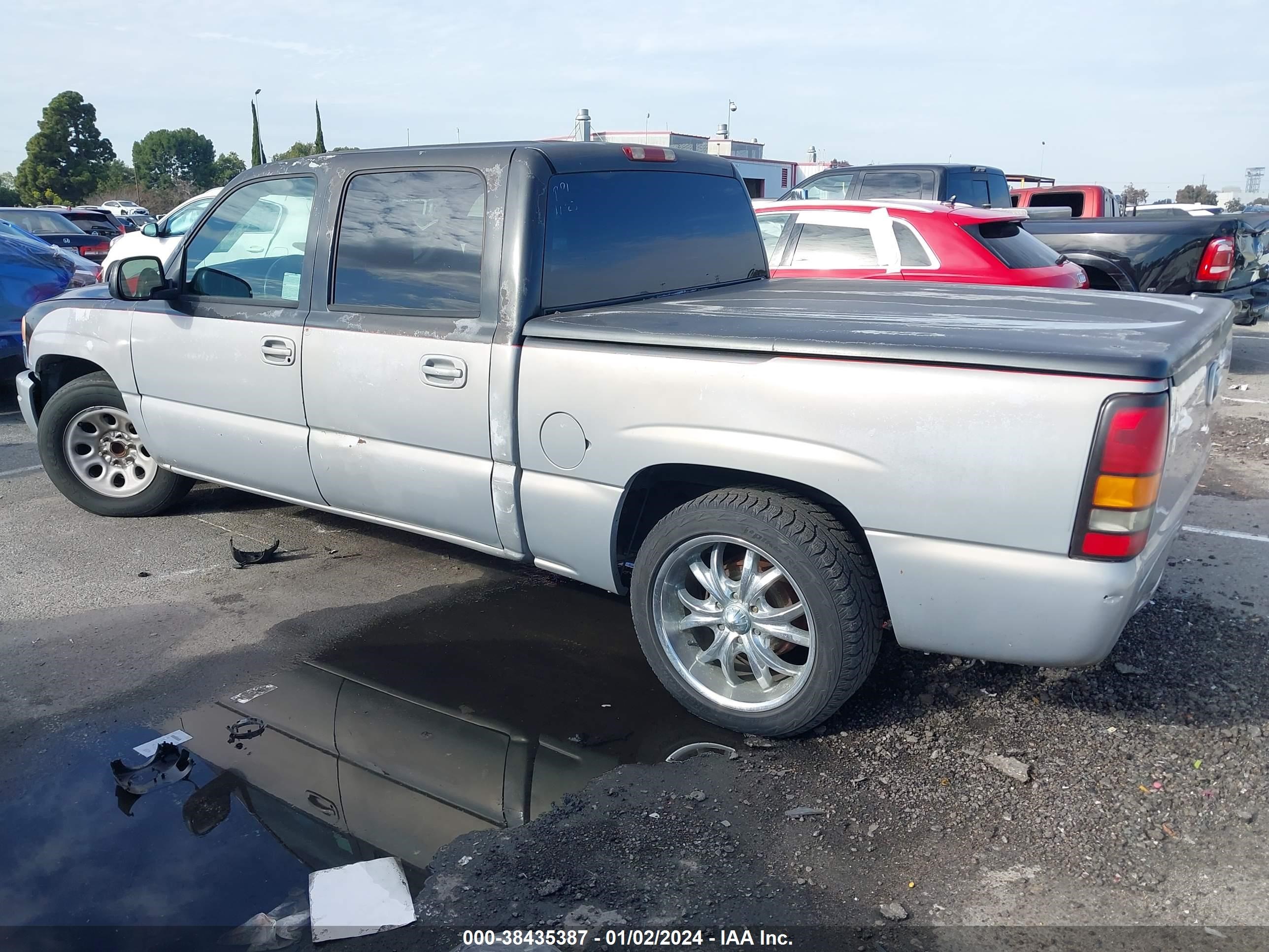 Photo 12 VIN: 2GTEC13T651137013 - GMC SIERRA 