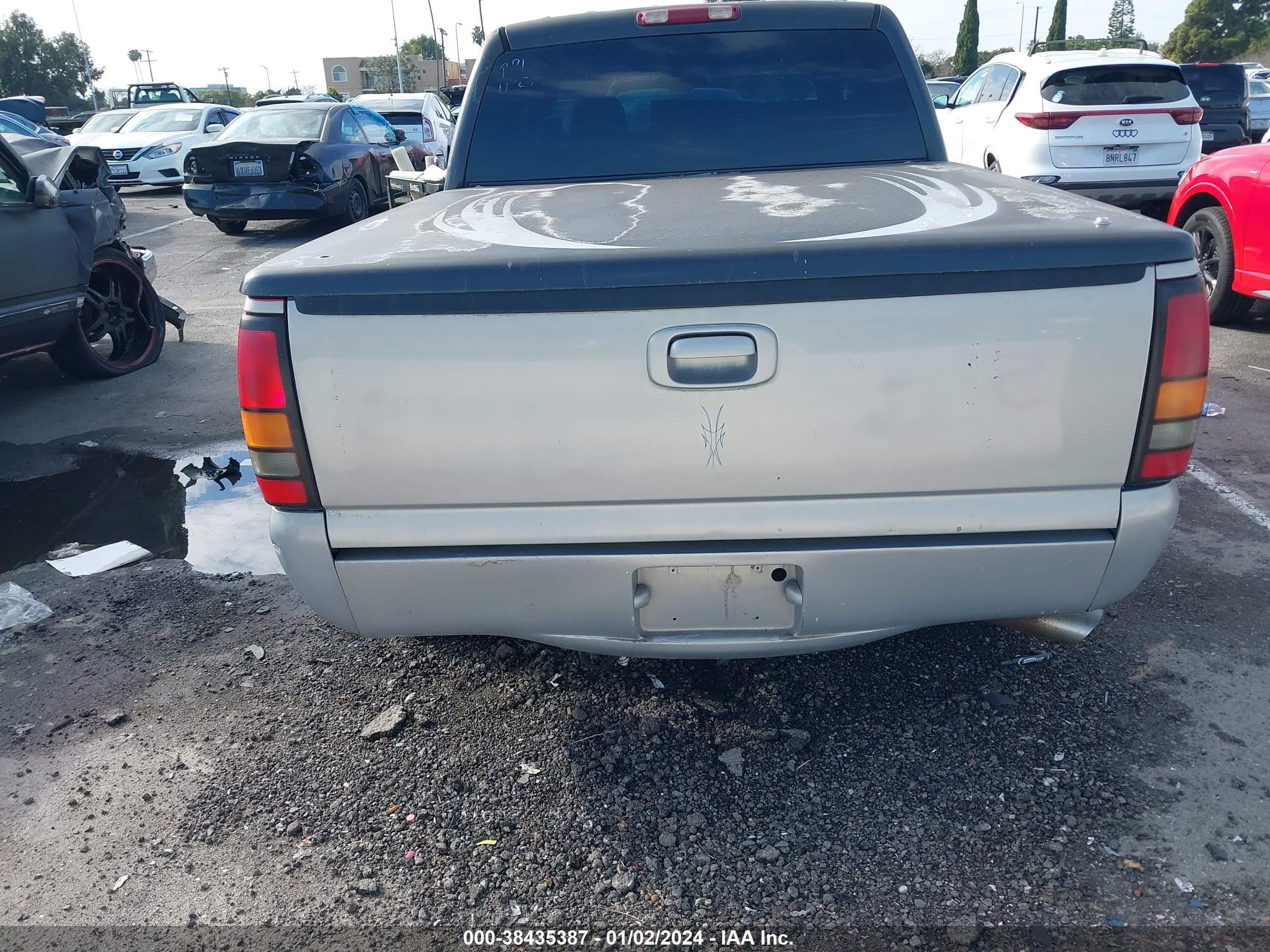 Photo 14 VIN: 2GTEC13T651137013 - GMC SIERRA 