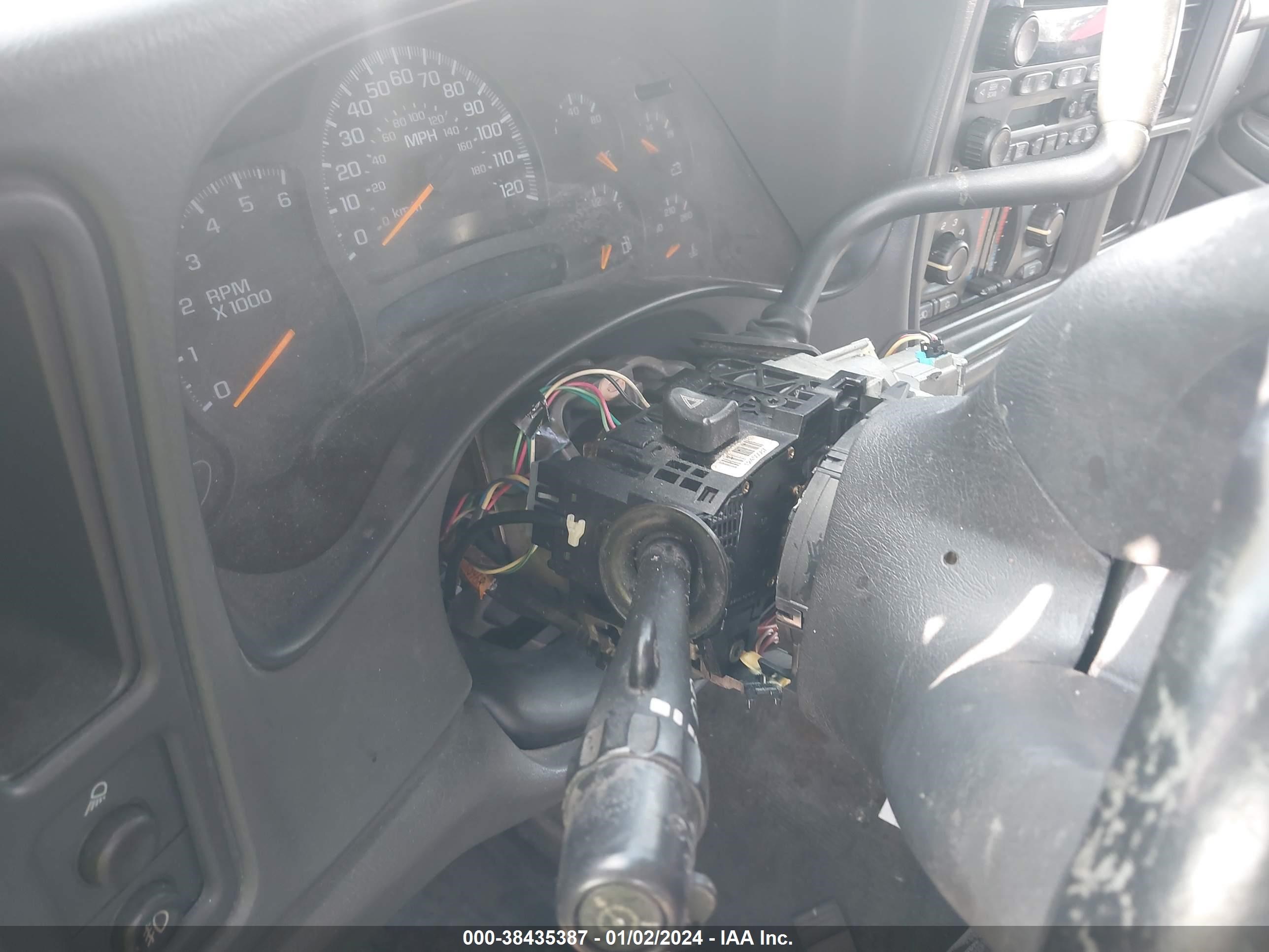 Photo 5 VIN: 2GTEC13T651137013 - GMC SIERRA 