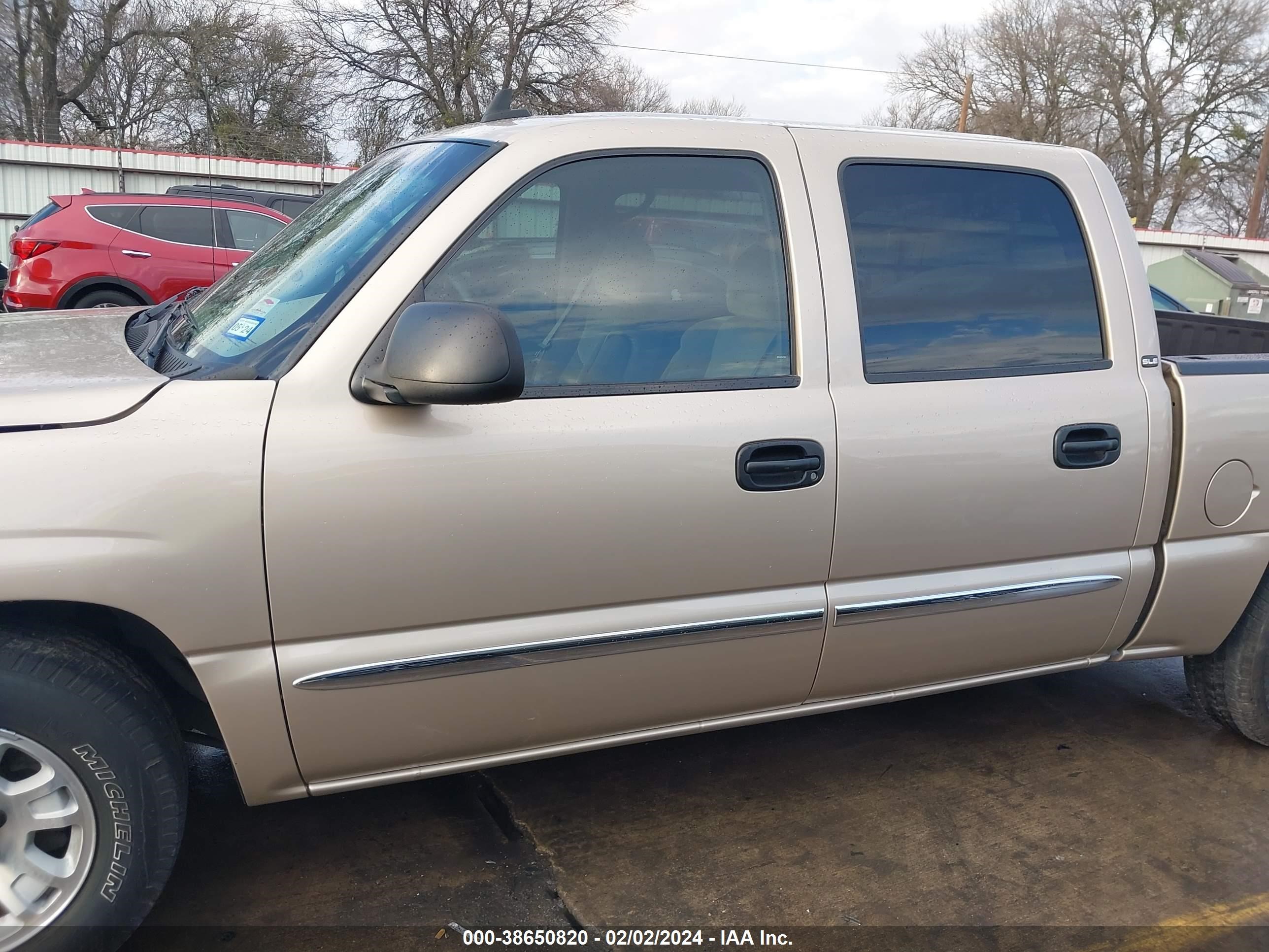 Photo 13 VIN: 2GTEC13T661225898 - GMC NULL 