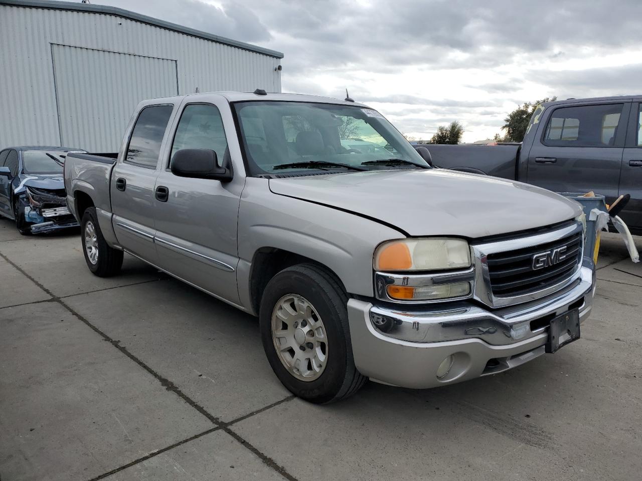 Photo 3 VIN: 2GTEC13T751242465 - GMC SIERRA 