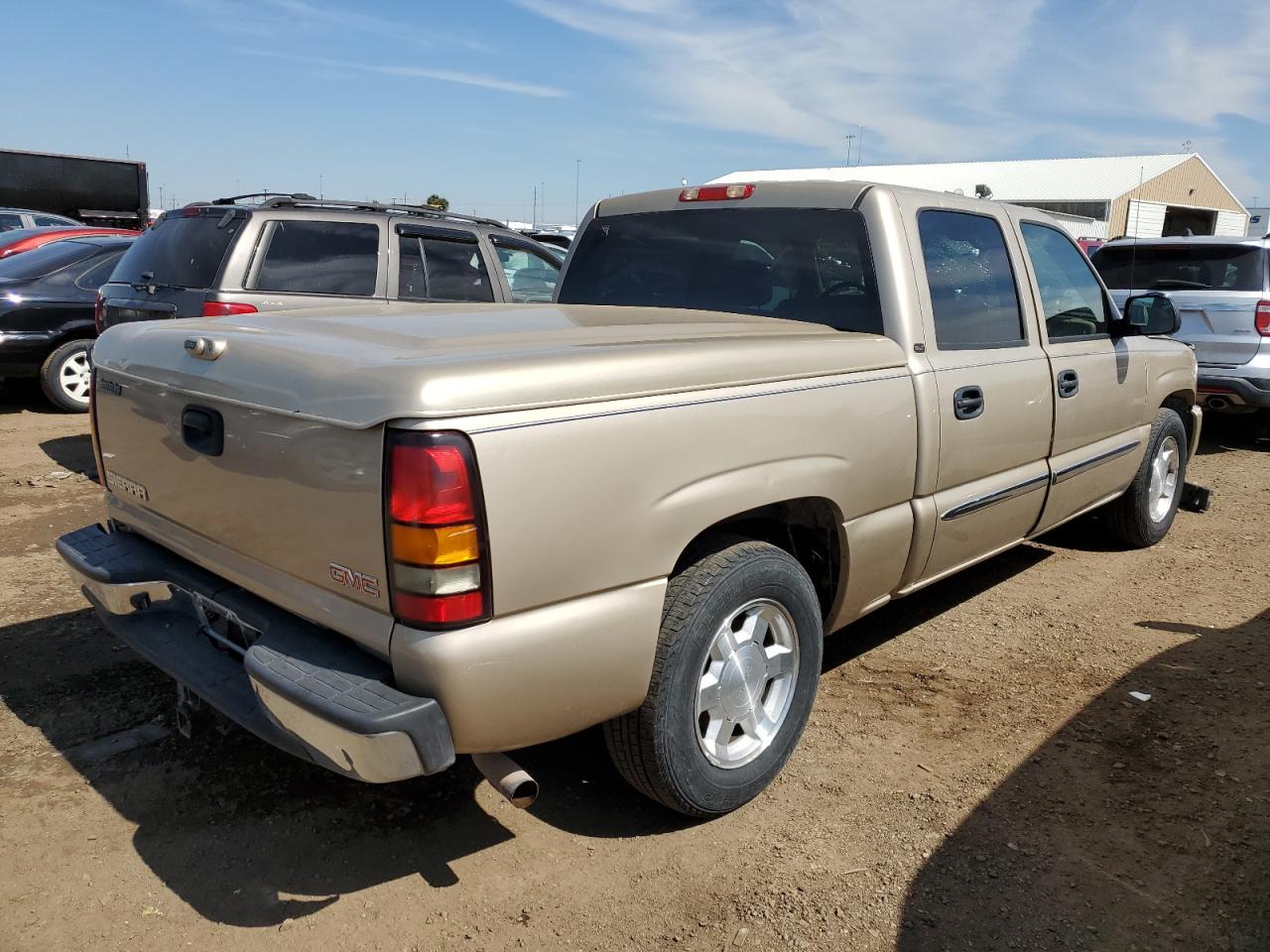 Photo 2 VIN: 2GTEC13T761198470 - GMC SIERRA 