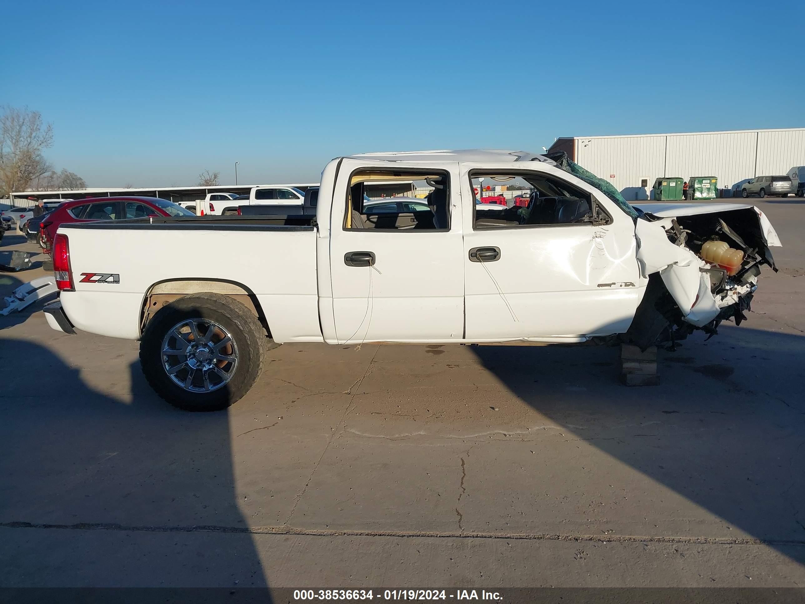 Photo 13 VIN: 2GTEC13TX51323069 - GMC SIERRA 