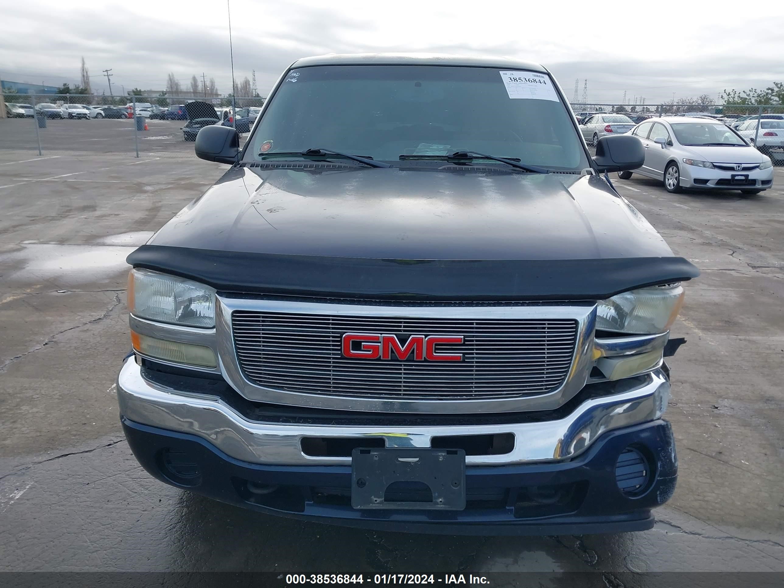 Photo 11 VIN: 2GTEC13V061327067 - GMC SIERRA 