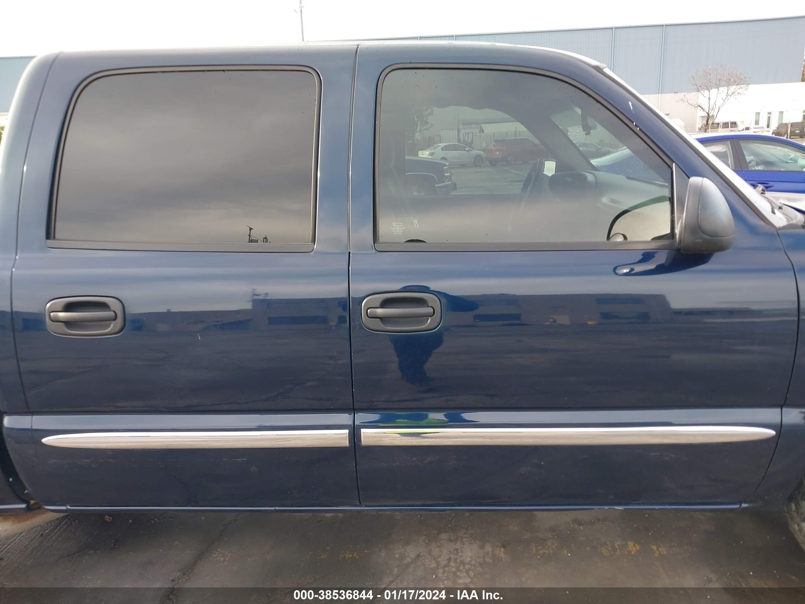 Photo 12 VIN: 2GTEC13V061327067 - GMC SIERRA 