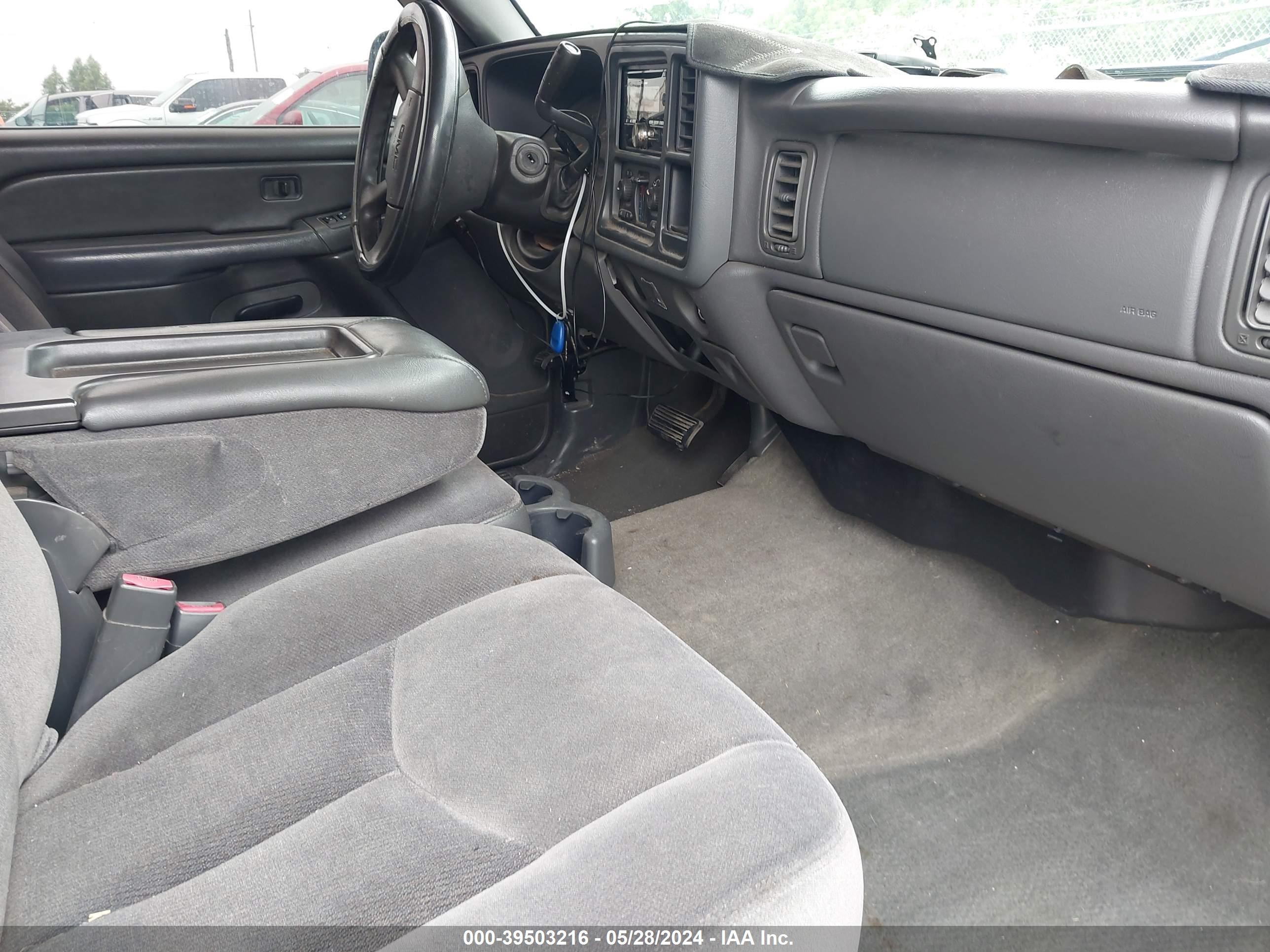 Photo 4 VIN: 2GTEC13V161301576 - GMC SIERRA 