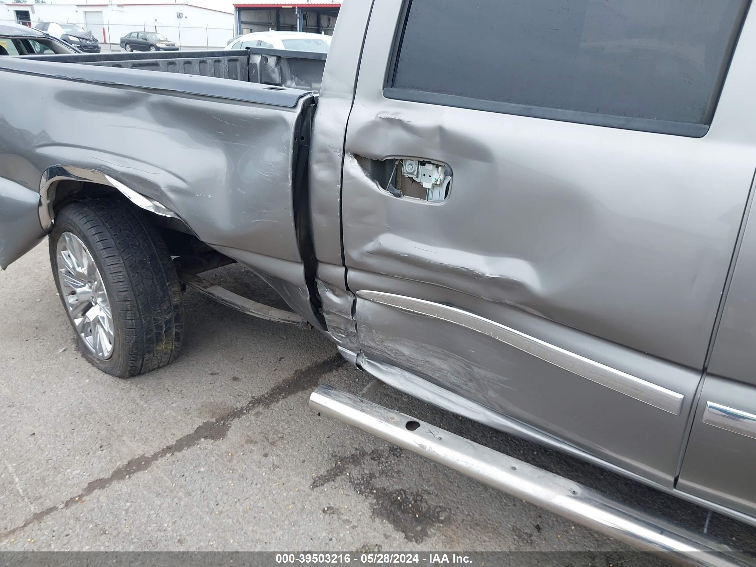 Photo 5 VIN: 2GTEC13V161301576 - GMC SIERRA 