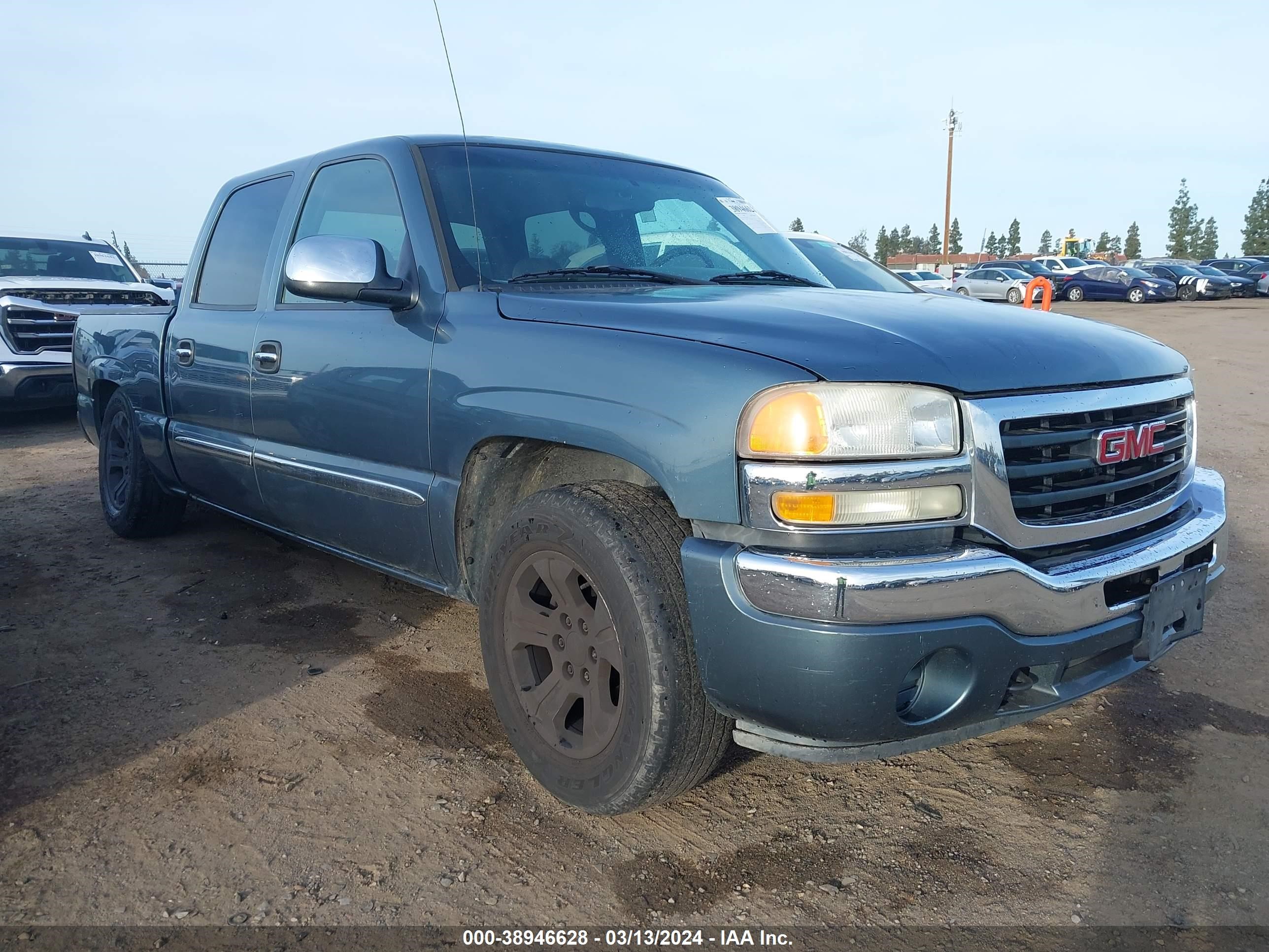 Photo 12 VIN: 2GTEC13V271182079 - GMC SIERRA 