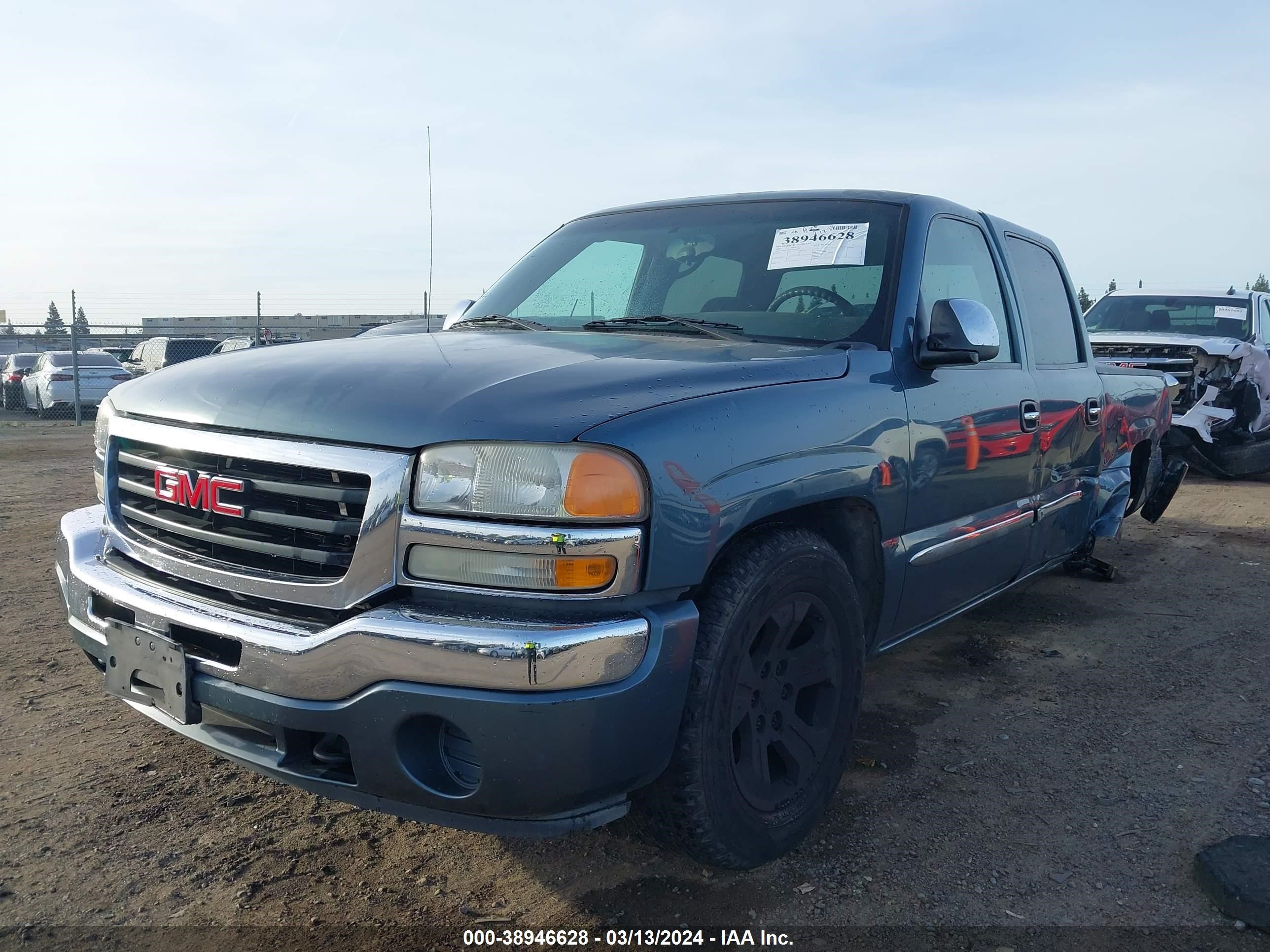 Photo 13 VIN: 2GTEC13V271182079 - GMC SIERRA 