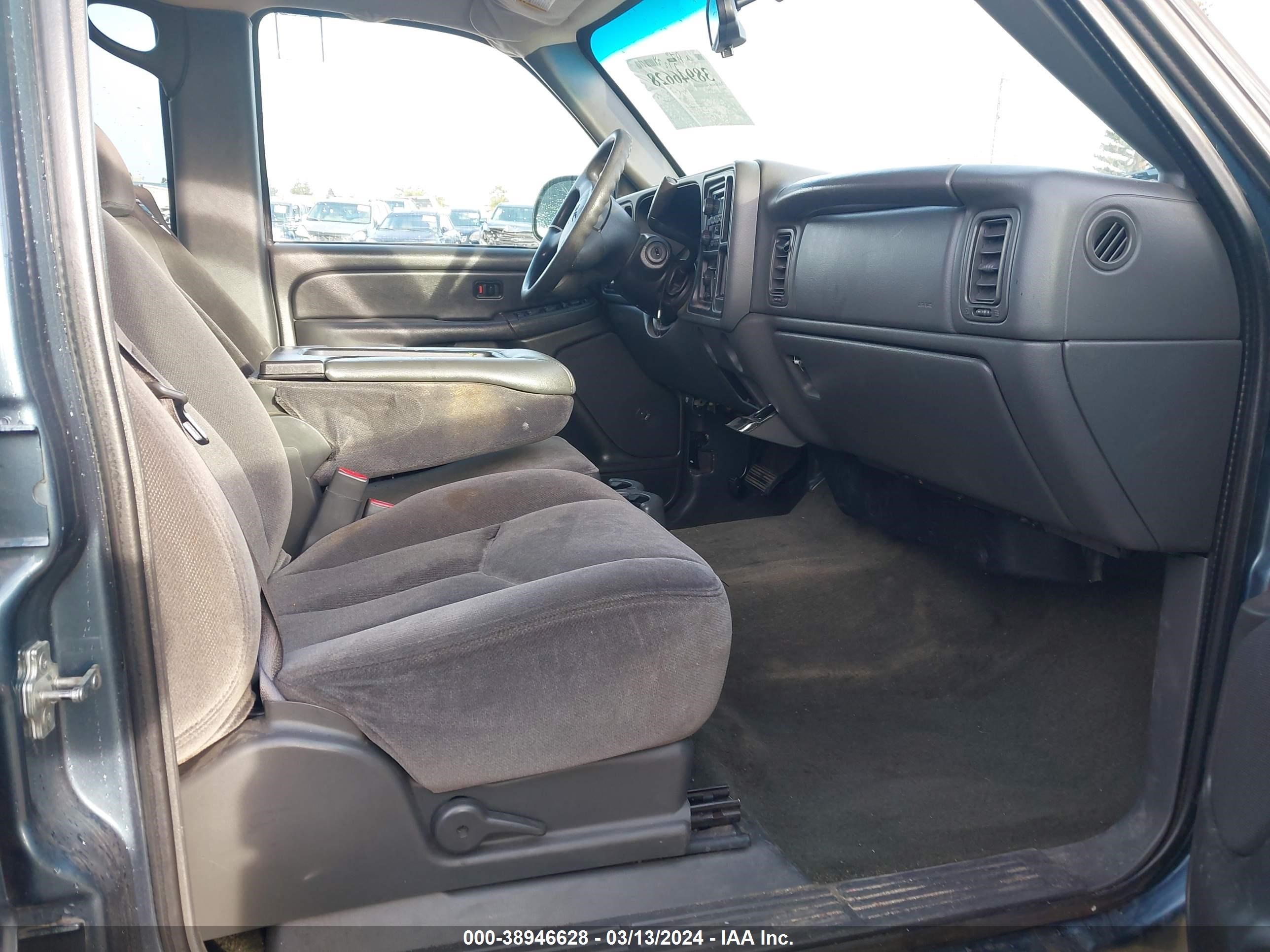 Photo 4 VIN: 2GTEC13V271182079 - GMC SIERRA 