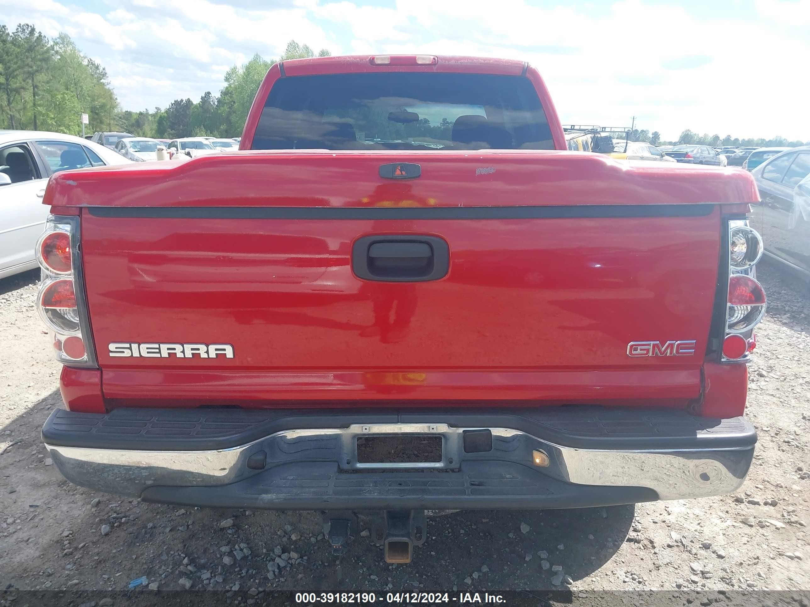 Photo 15 VIN: 2GTEC13V471163470 - GMC SIERRA 