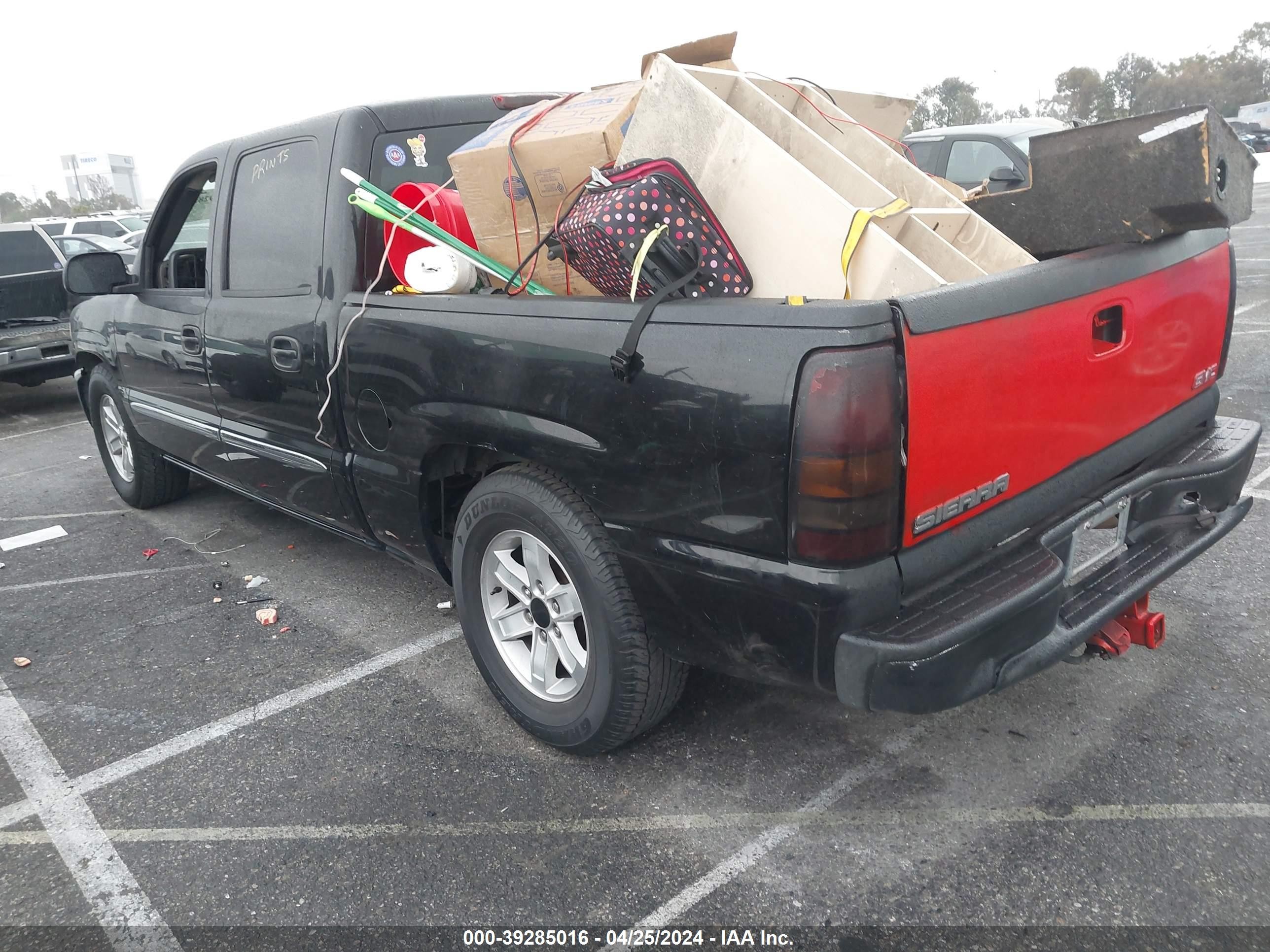 Photo 2 VIN: 2GTEC13V561302973 - GMC SIERRA 