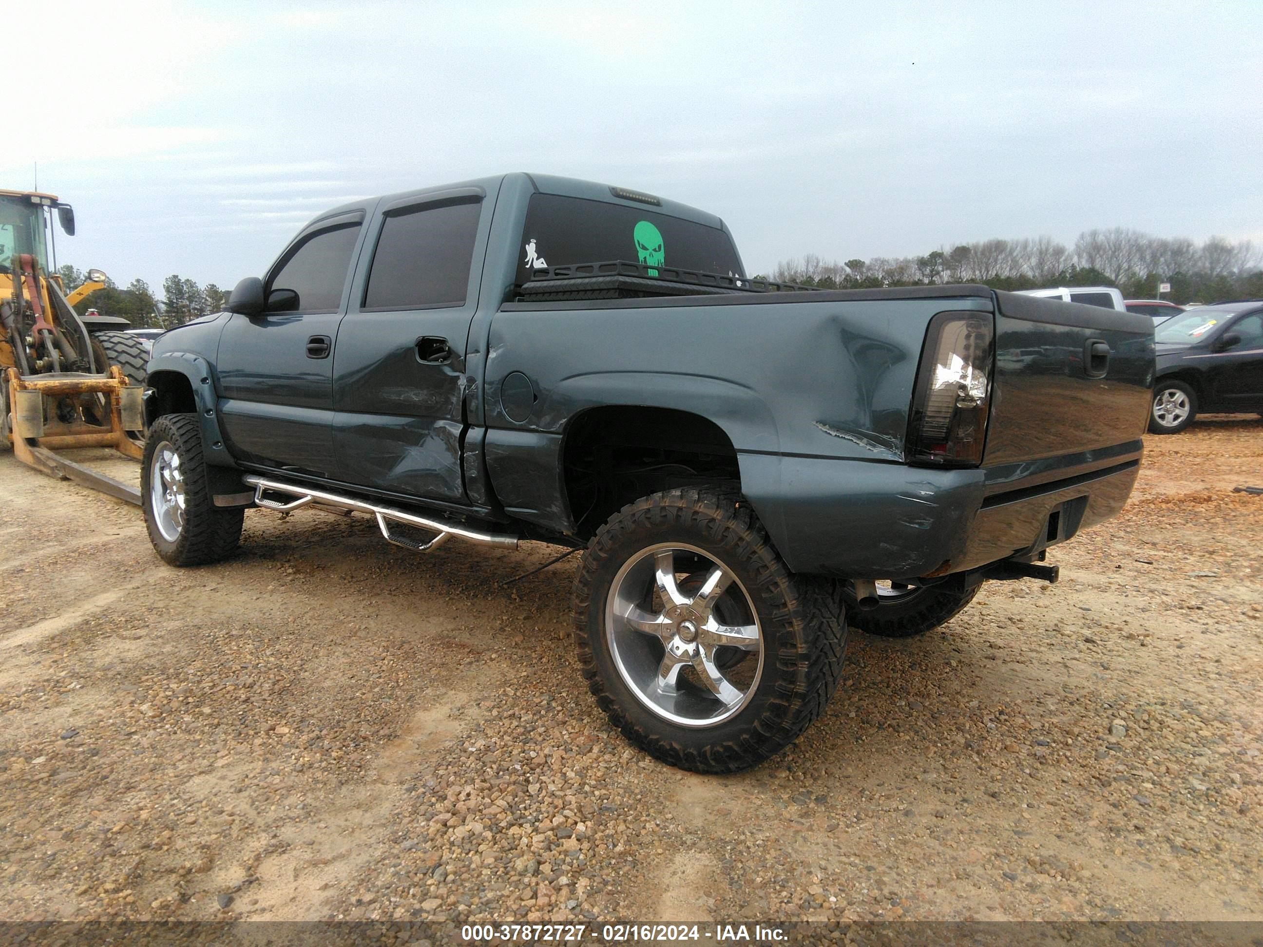 Photo 2 VIN: 2GTEC13V561350019 - GMC SIERRA 