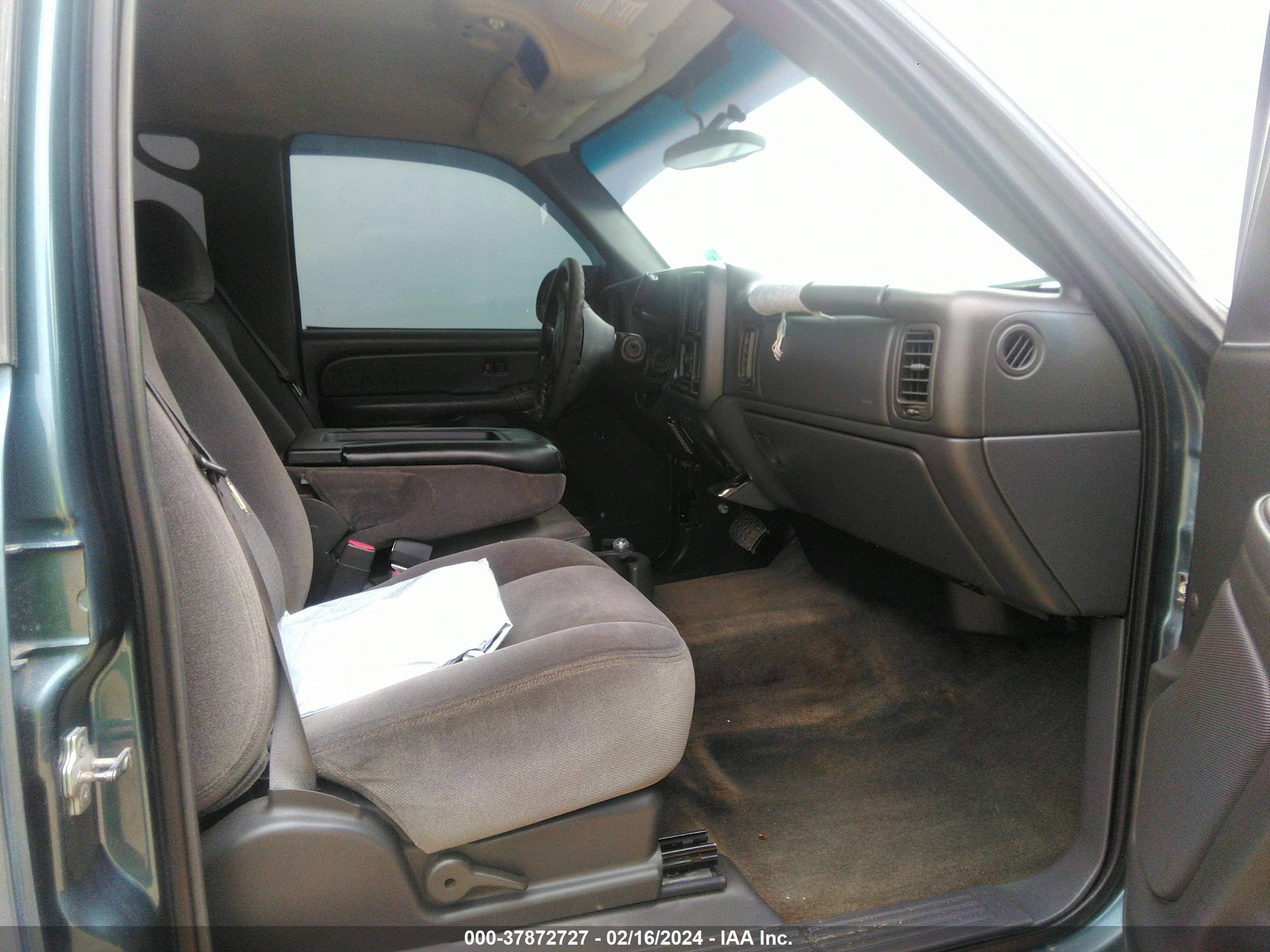 Photo 4 VIN: 2GTEC13V561350019 - GMC SIERRA 