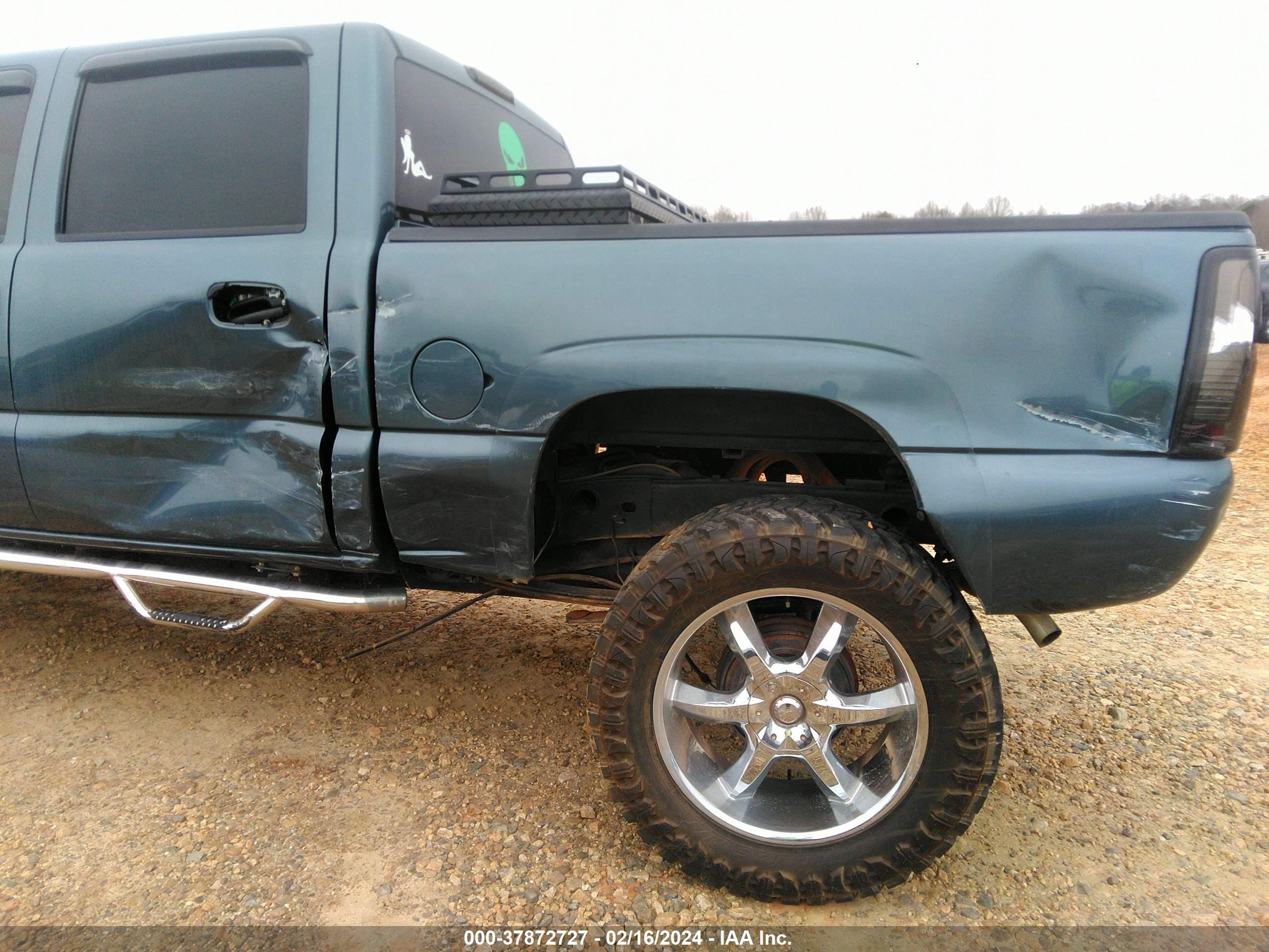 Photo 5 VIN: 2GTEC13V561350019 - GMC SIERRA 