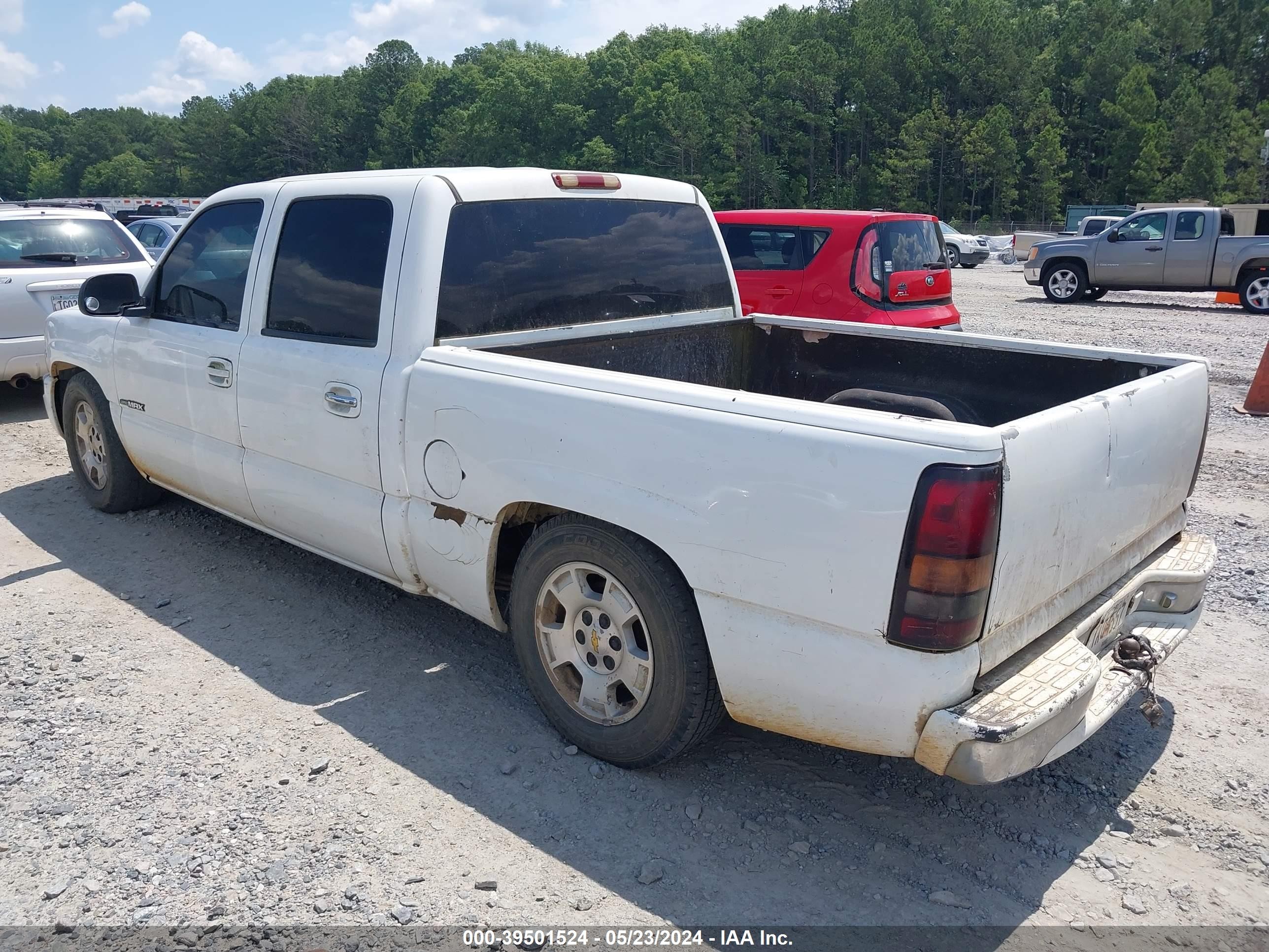 Photo 2 VIN: 2GTEC13V571105352 - GMC SIERRA 