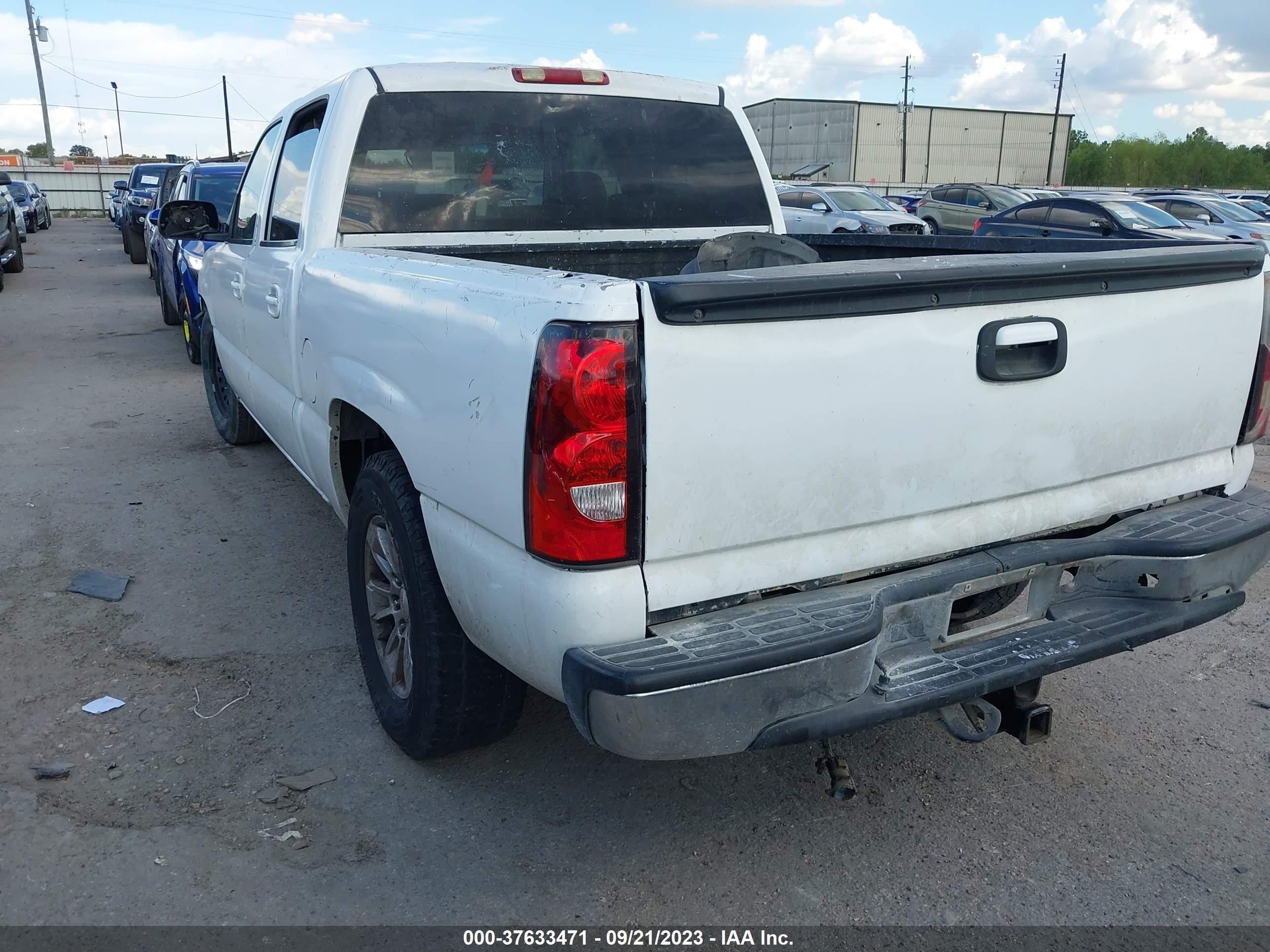 Photo 2 VIN: 2GTEC13V861292021 - GMC SIERRA 