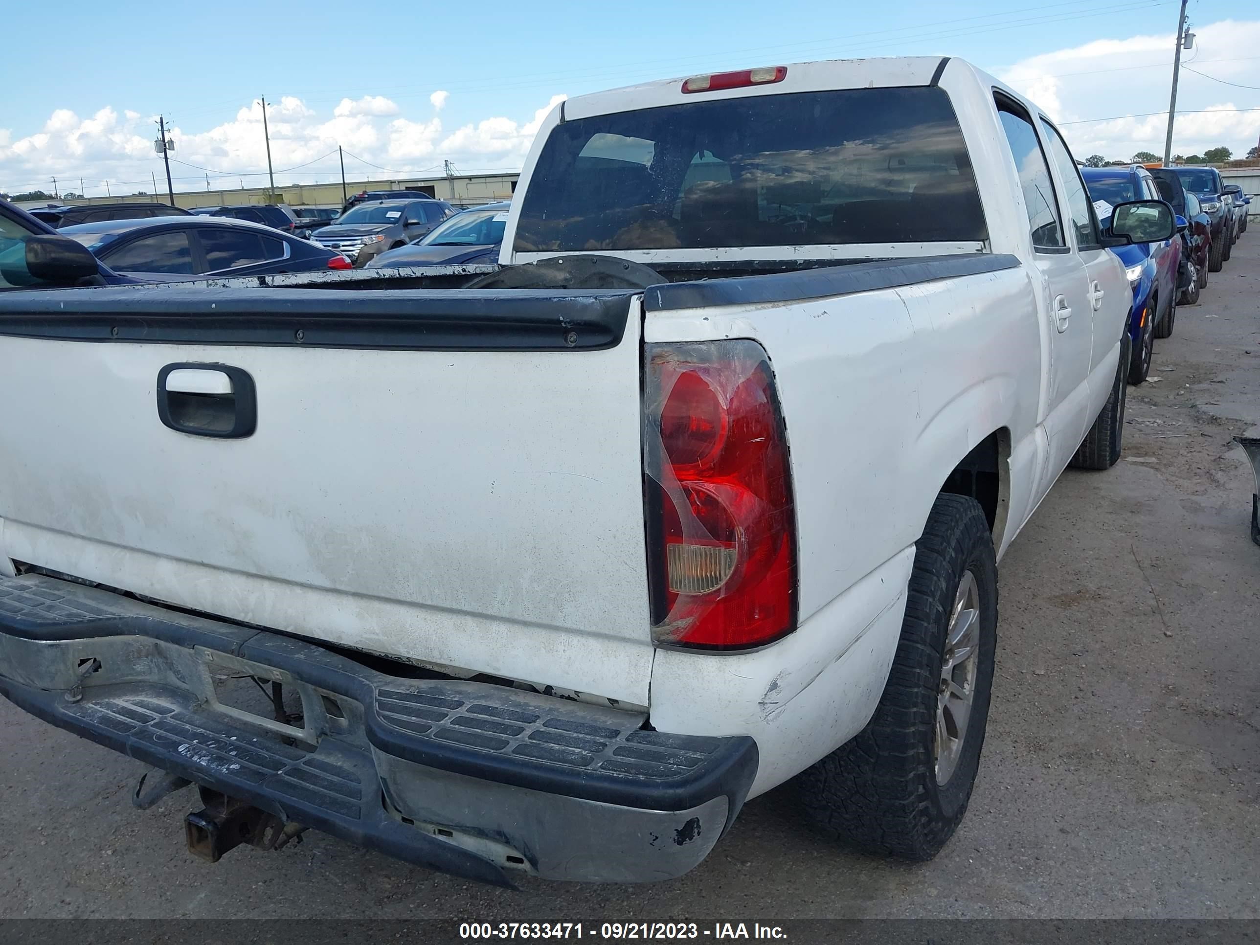 Photo 3 VIN: 2GTEC13V861292021 - GMC SIERRA 