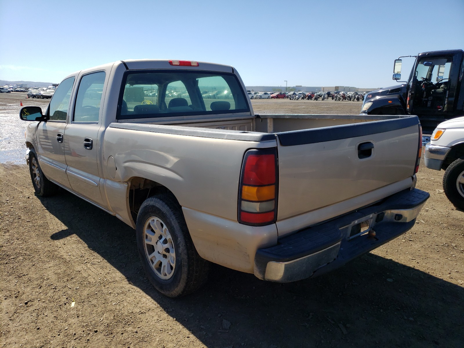 Photo 2 VIN: 2GTEC13VX61279755 - GMC NEW SIERRA 