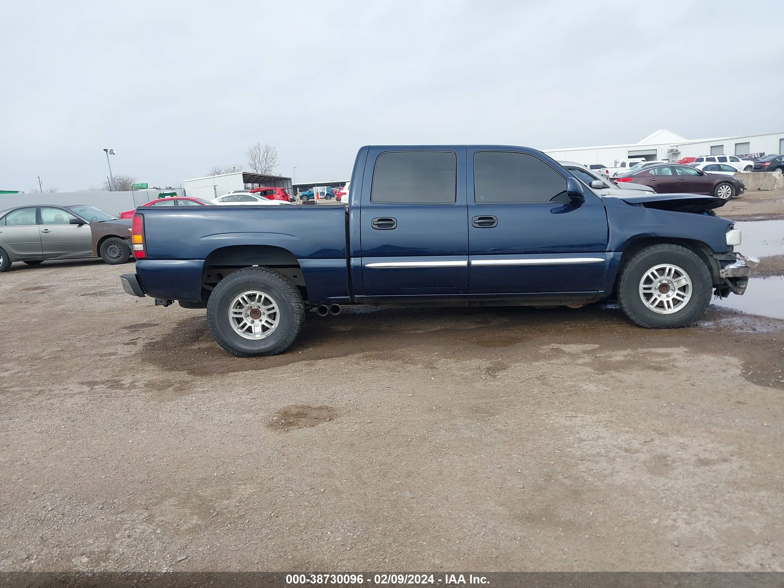 Photo 12 VIN: 2GTEC13Z061304035 - GMC SIERRA 