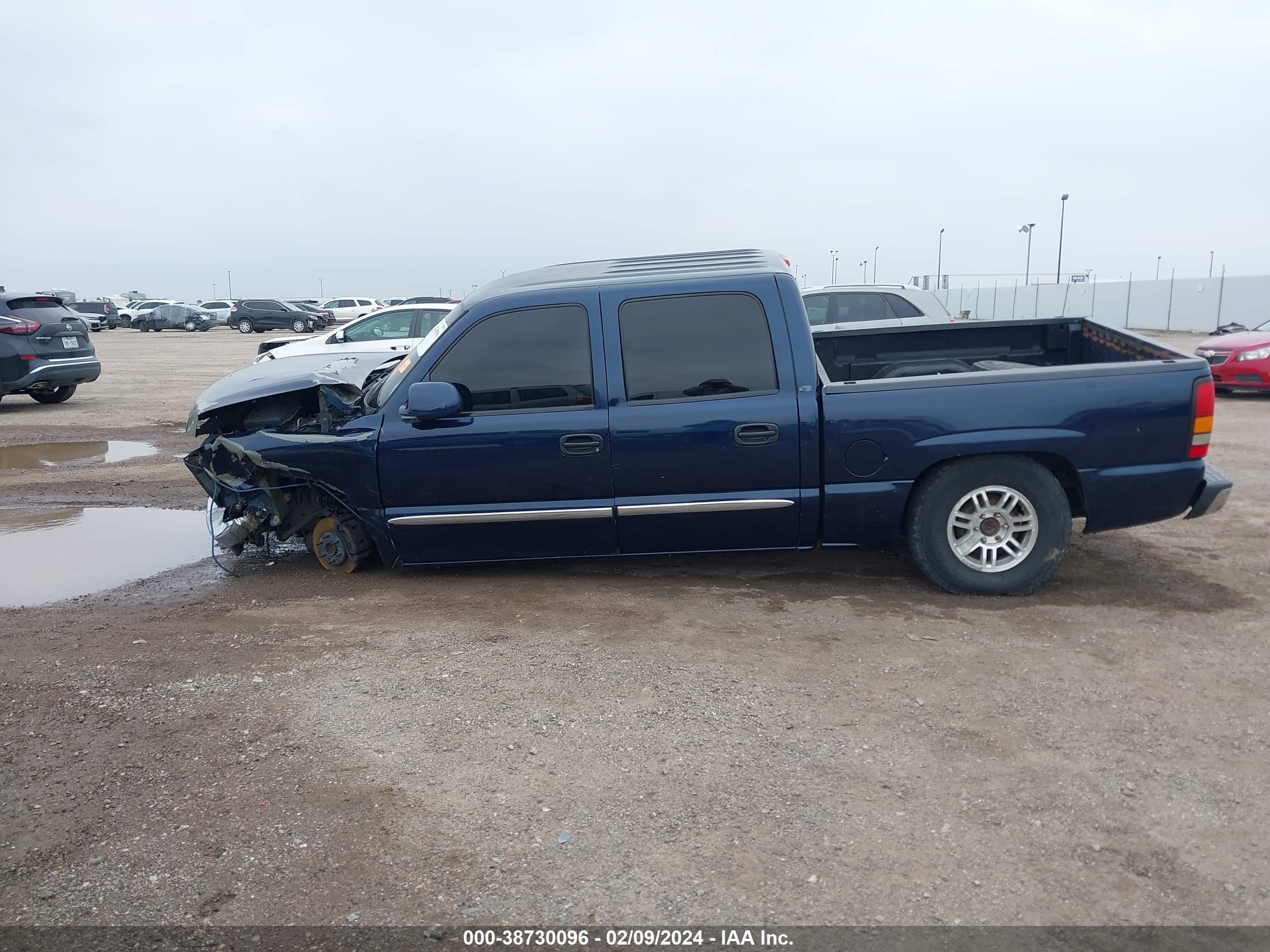 Photo 13 VIN: 2GTEC13Z061304035 - GMC SIERRA 