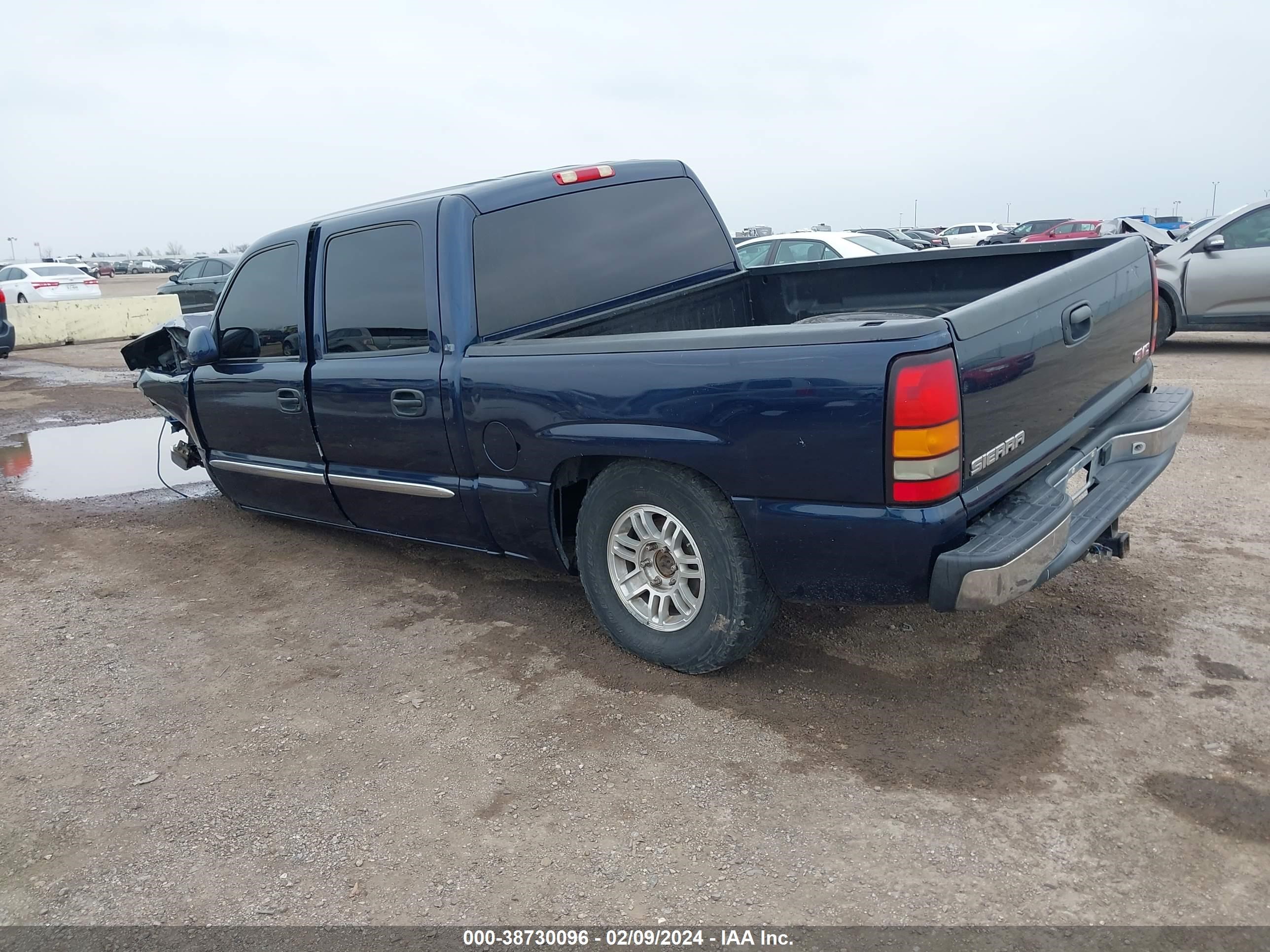 Photo 2 VIN: 2GTEC13Z061304035 - GMC SIERRA 