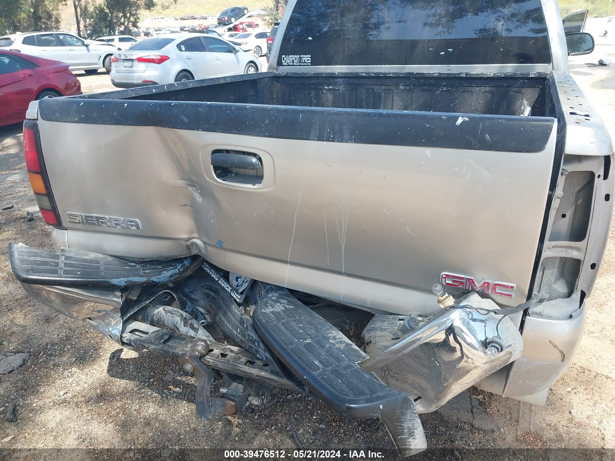 Photo 5 VIN: 2GTEC13Z371142371 - GMC SIERRA 