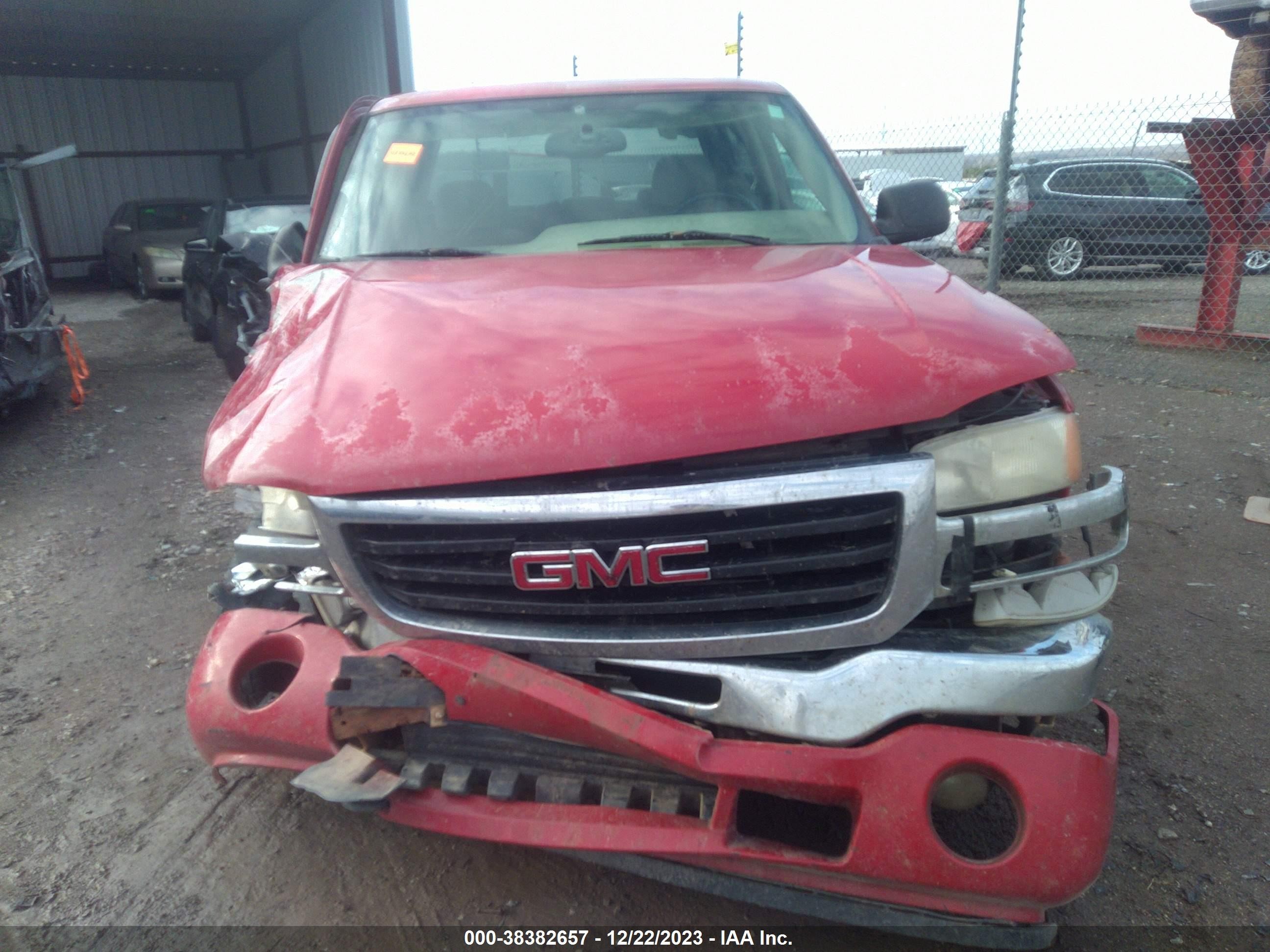 Photo 5 VIN: 2GTEC13Z371179517 - GMC SIERRA 