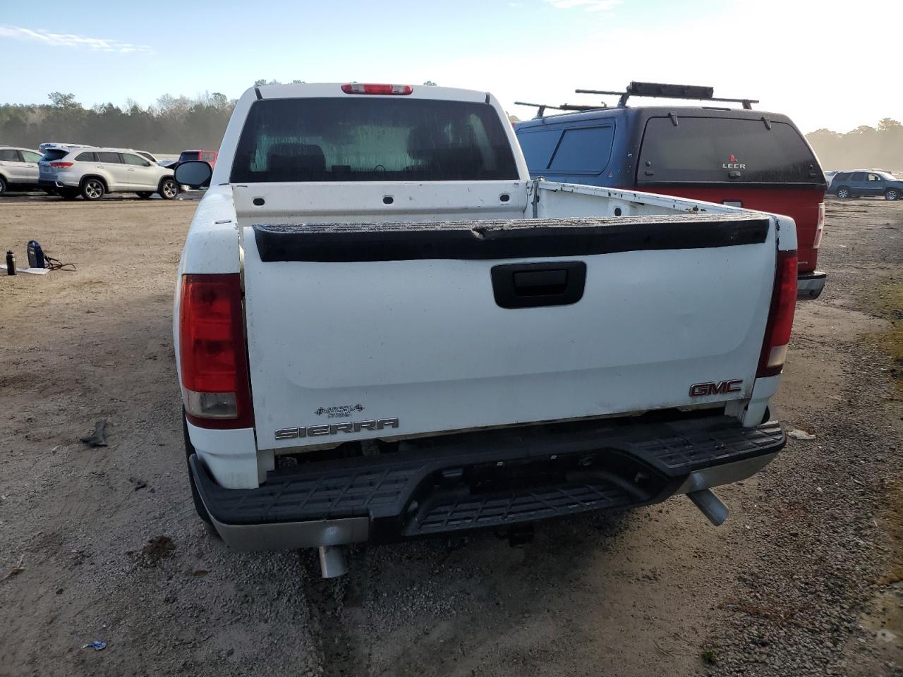 Photo 5 VIN: 2GTEC19C671708980 - GMC SIERRA 