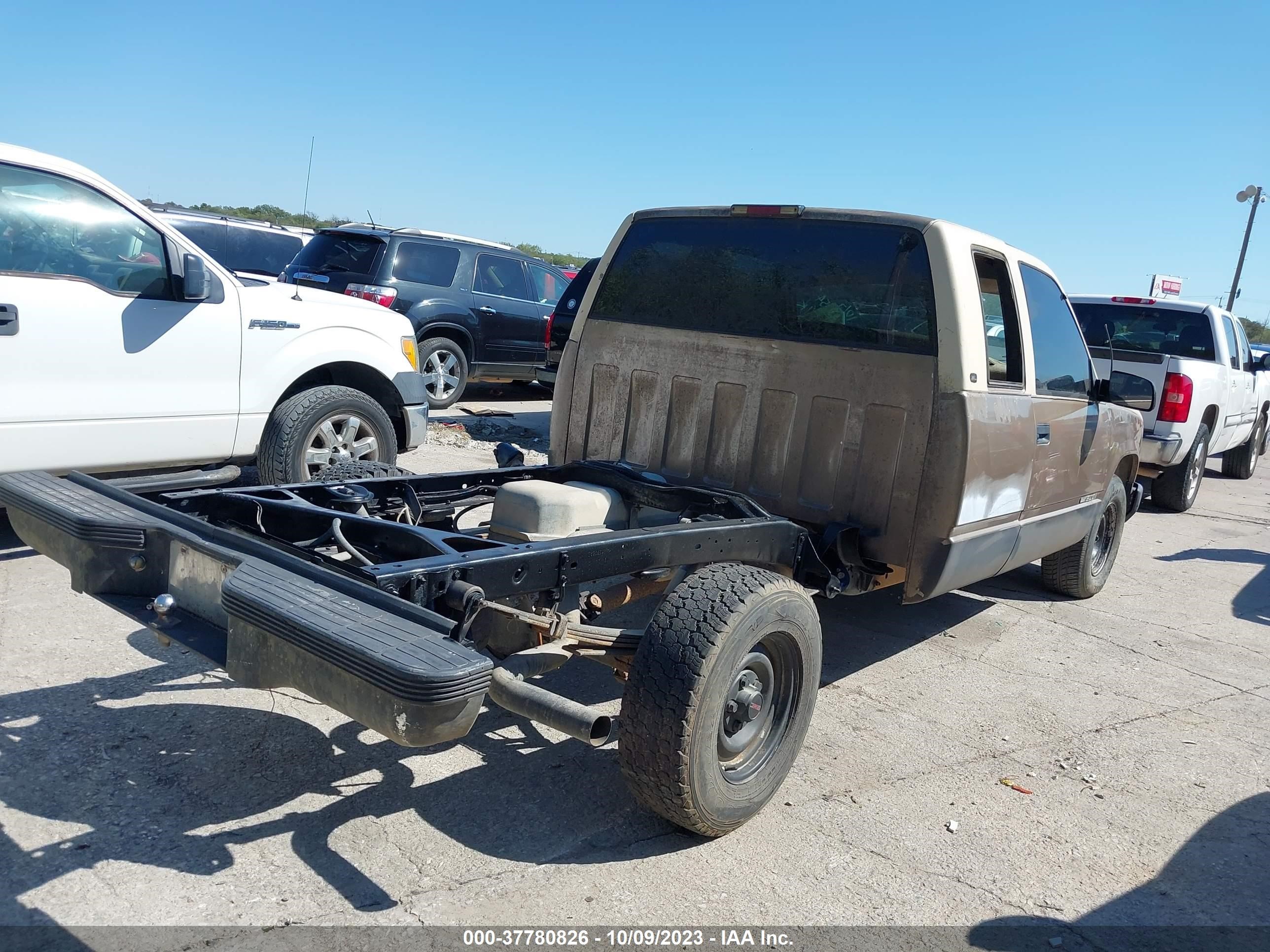 Photo 3 VIN: 2GTEC19HXS1528454 - GMC SIERRA 