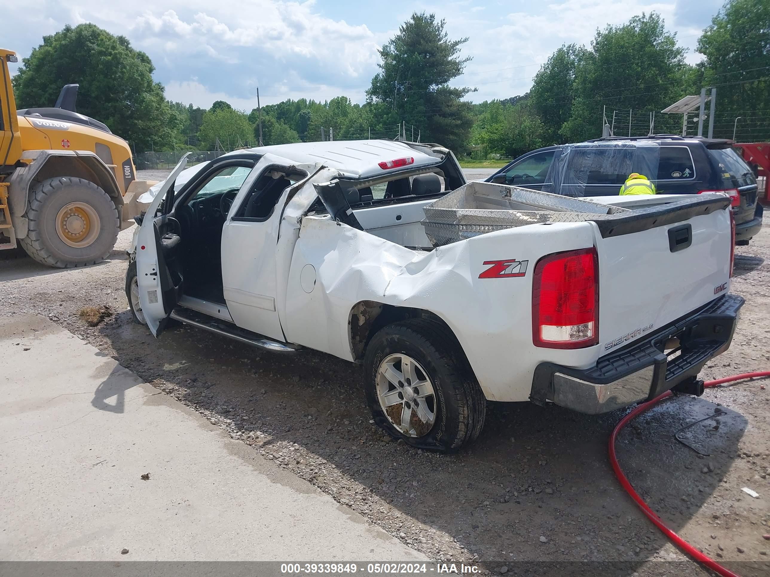 Photo 2 VIN: 2GTEC19J171718072 - GMC SIERRA 