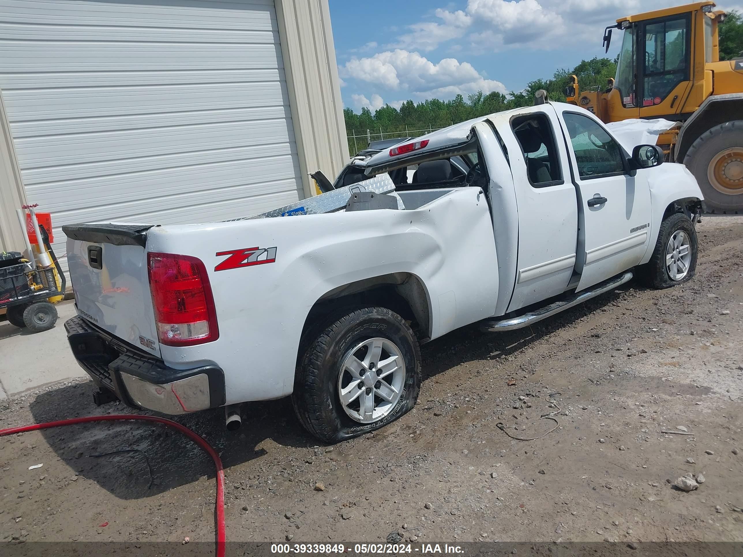 Photo 3 VIN: 2GTEC19J171718072 - GMC SIERRA 