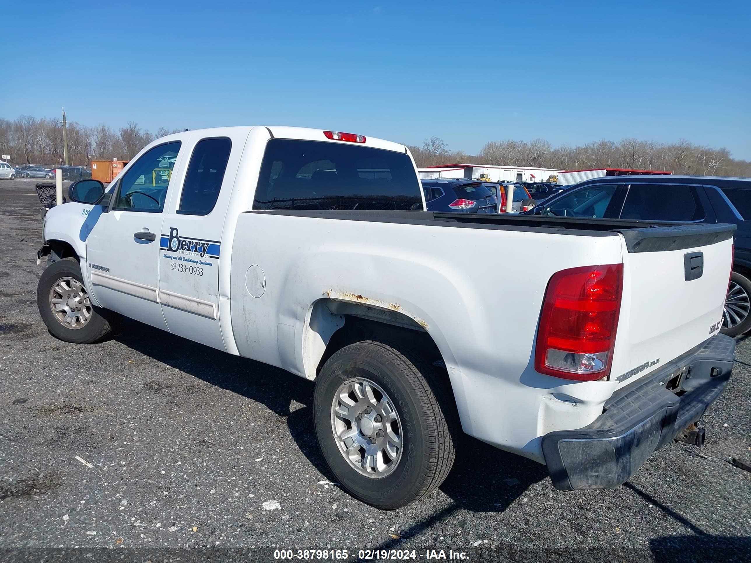 Photo 2 VIN: 2GTEC19J871673079 - GMC SIERRA 