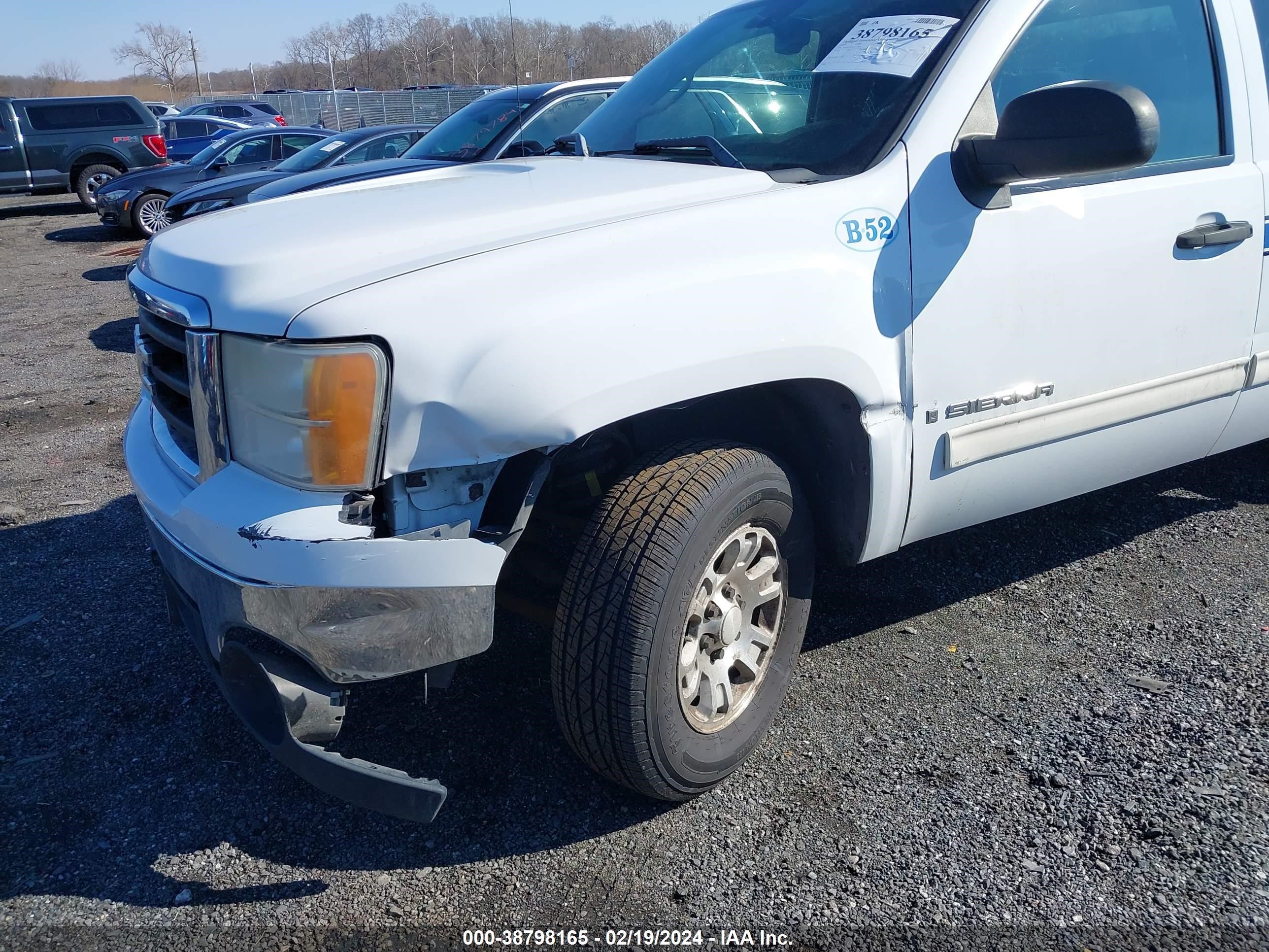 Photo 5 VIN: 2GTEC19J871673079 - GMC SIERRA 