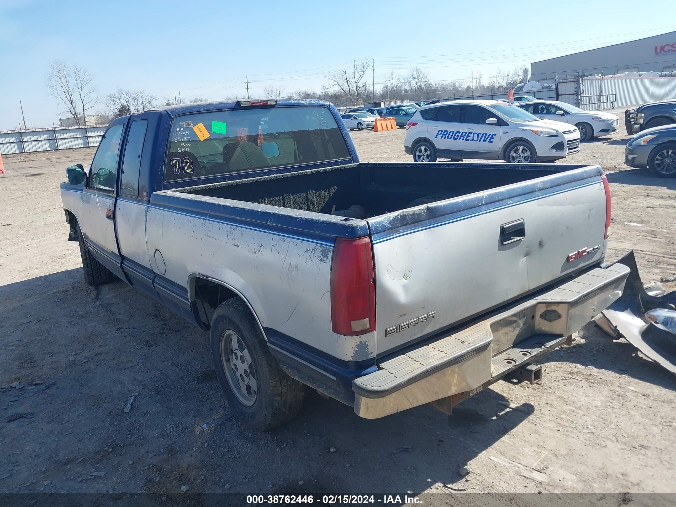 Photo 2 VIN: 2GTEC19K5R1509655 - GMC SIERRA 