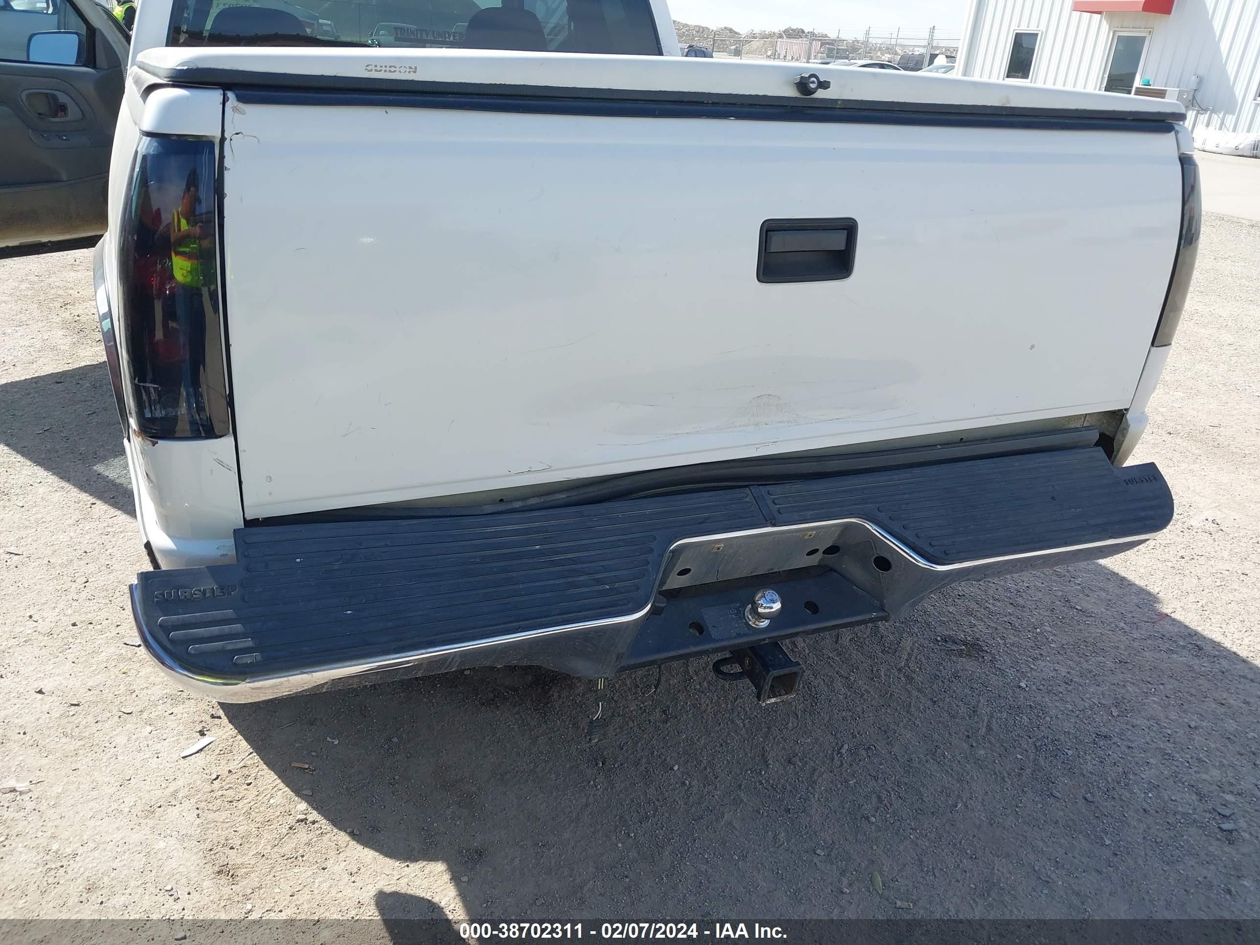 Photo 5 VIN: 2GTEC19K5S1521410 - GMC SIERRA 